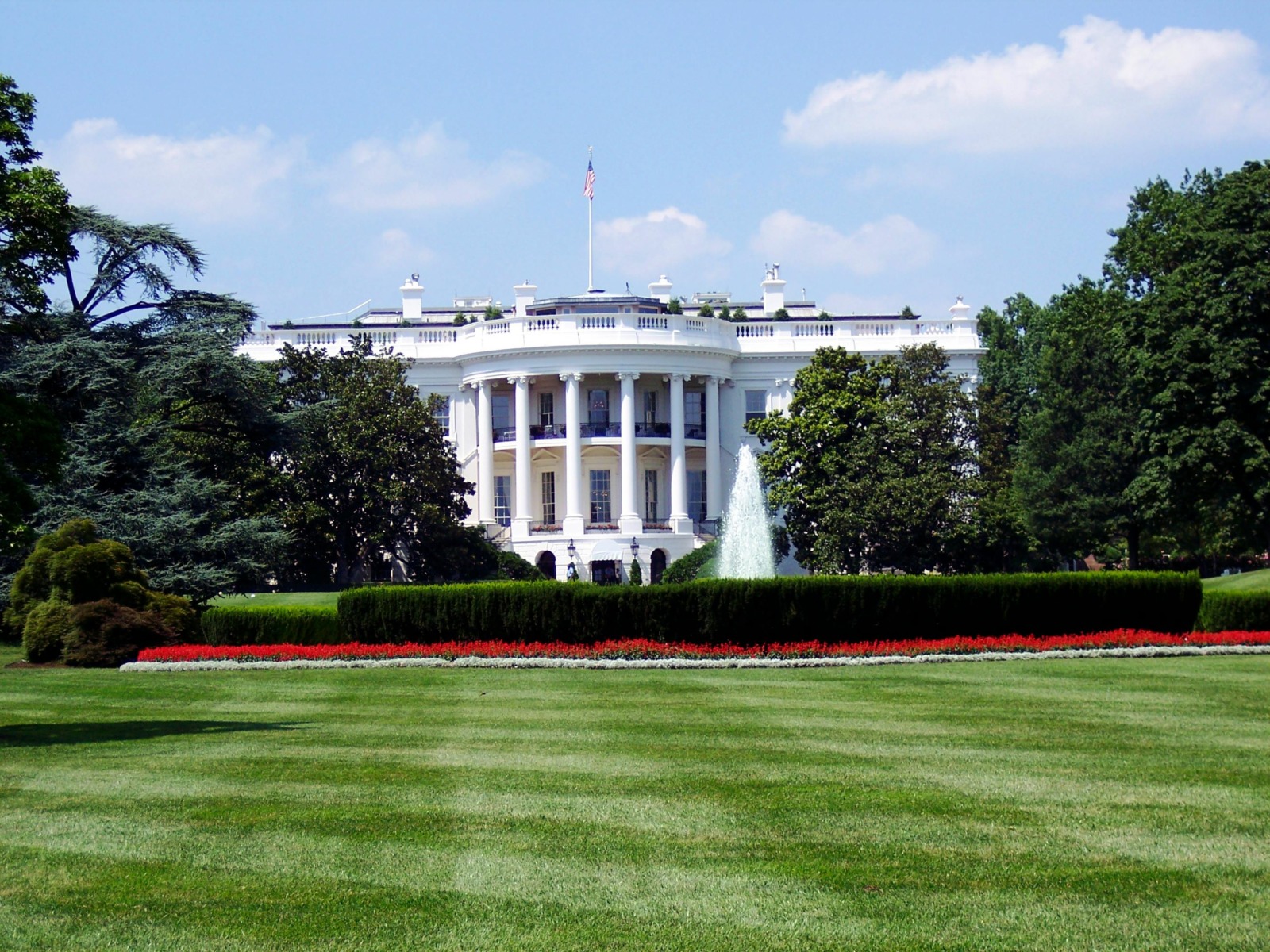 Un judecător federal garantează accesul jurnaliștilor CNN, MSNBC și Politico la Casa Albă