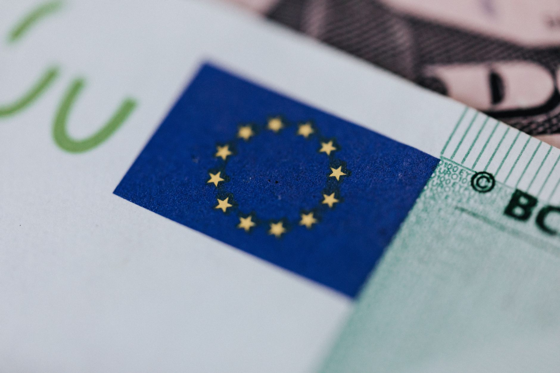 Avertisment de la Curtea de Conturi Europeană: Noul buget UE ar putea facilita ascunderea fondurilor