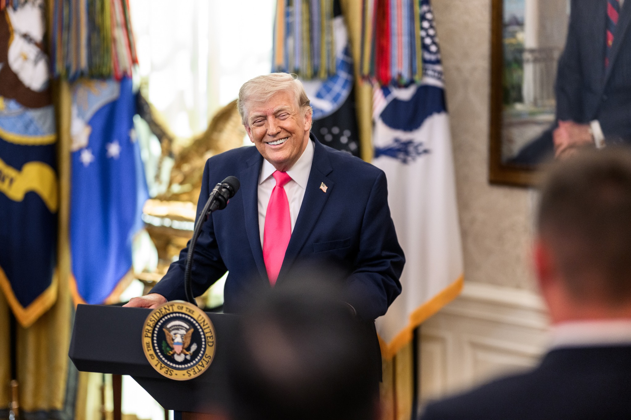 Donald Trump amenință Uniunea Europeană cu tarife severe și întreruperea comerțului din cauza Canadei