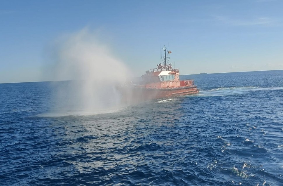 MAE monitorizează atacul asupra unei nave comerciale în Marea Neagră. Au fost emise alerte RO-Alert