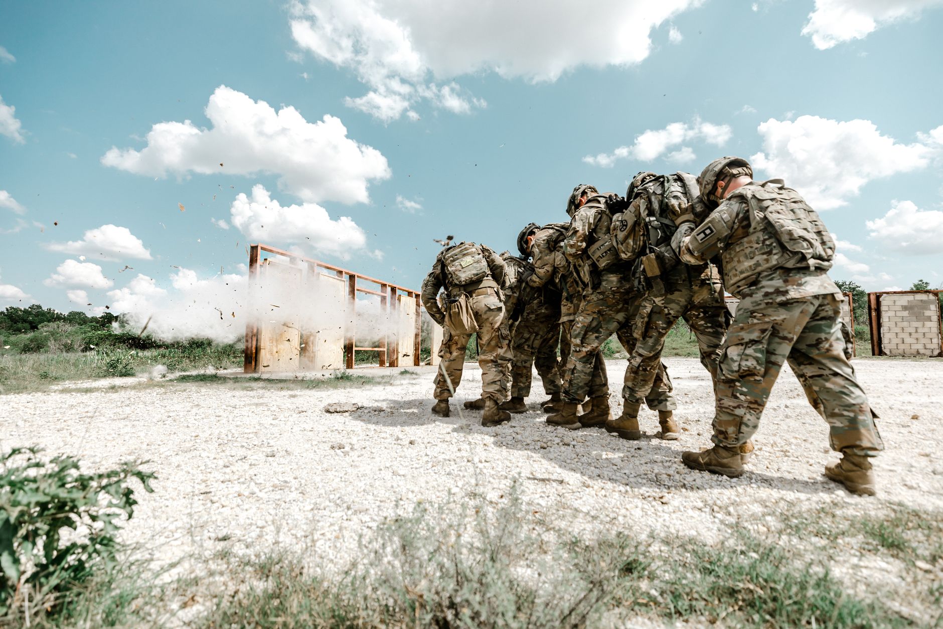 Militari britanici desfășoară exerciții de simulare în Insulele Falkland pe fondul tensiunilor cu Argentina