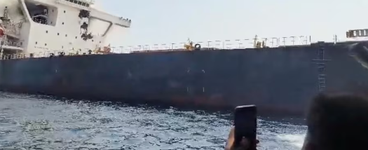 Două nave comerciale au fost scufundate lângă strâmtoarea Ormuz în urma unor atacuri cu proiectile iraniene