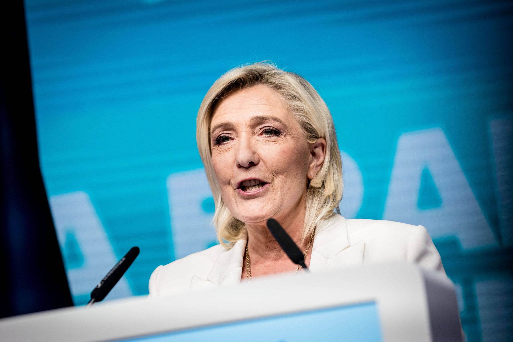 Marine Le Pen propune o amânare de șase luni a ajutorului financiar pentru Ucraina
