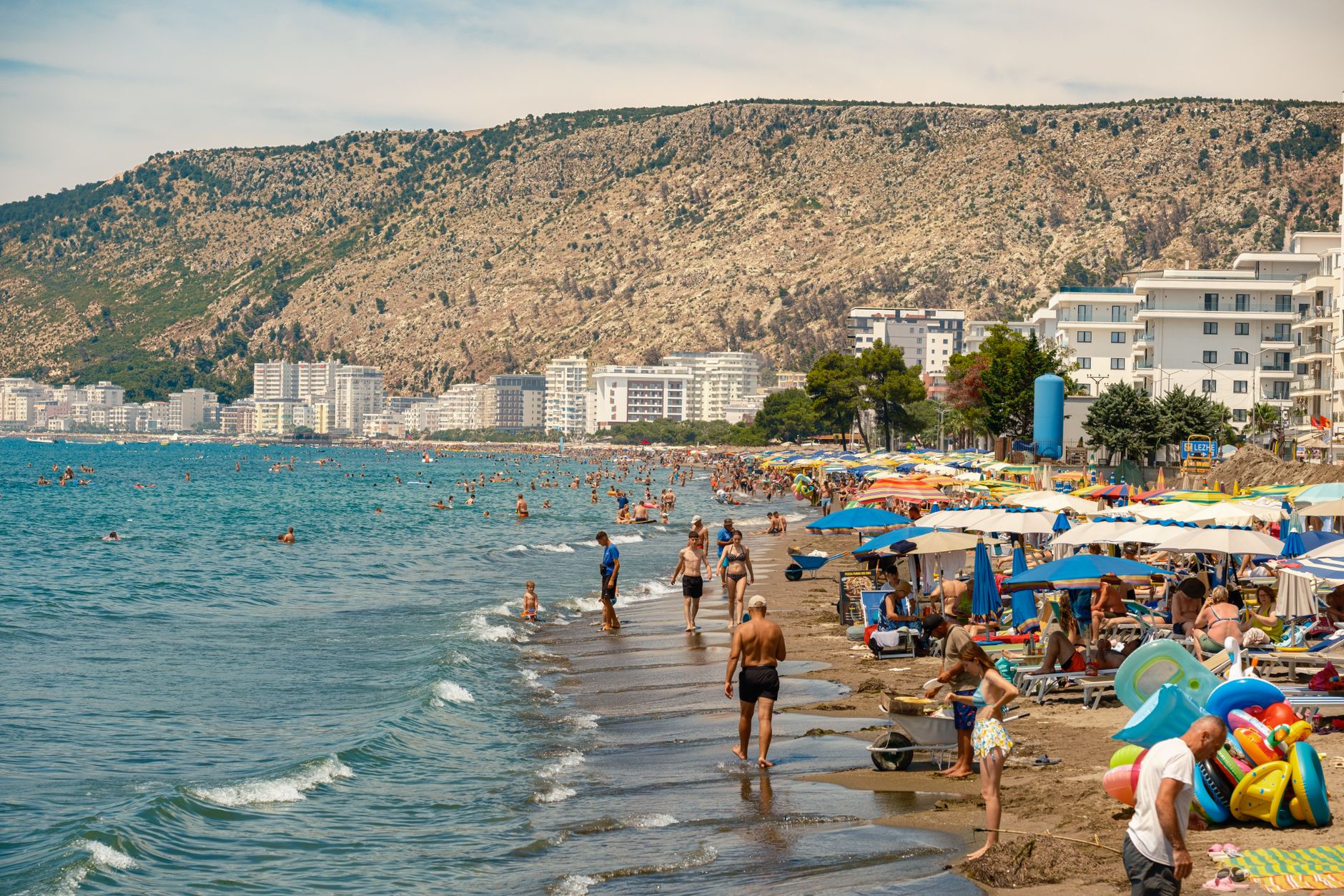 Grecia trece de criza datoriilor, dar riscă să devină o economie bazată pe servicii de subzistență