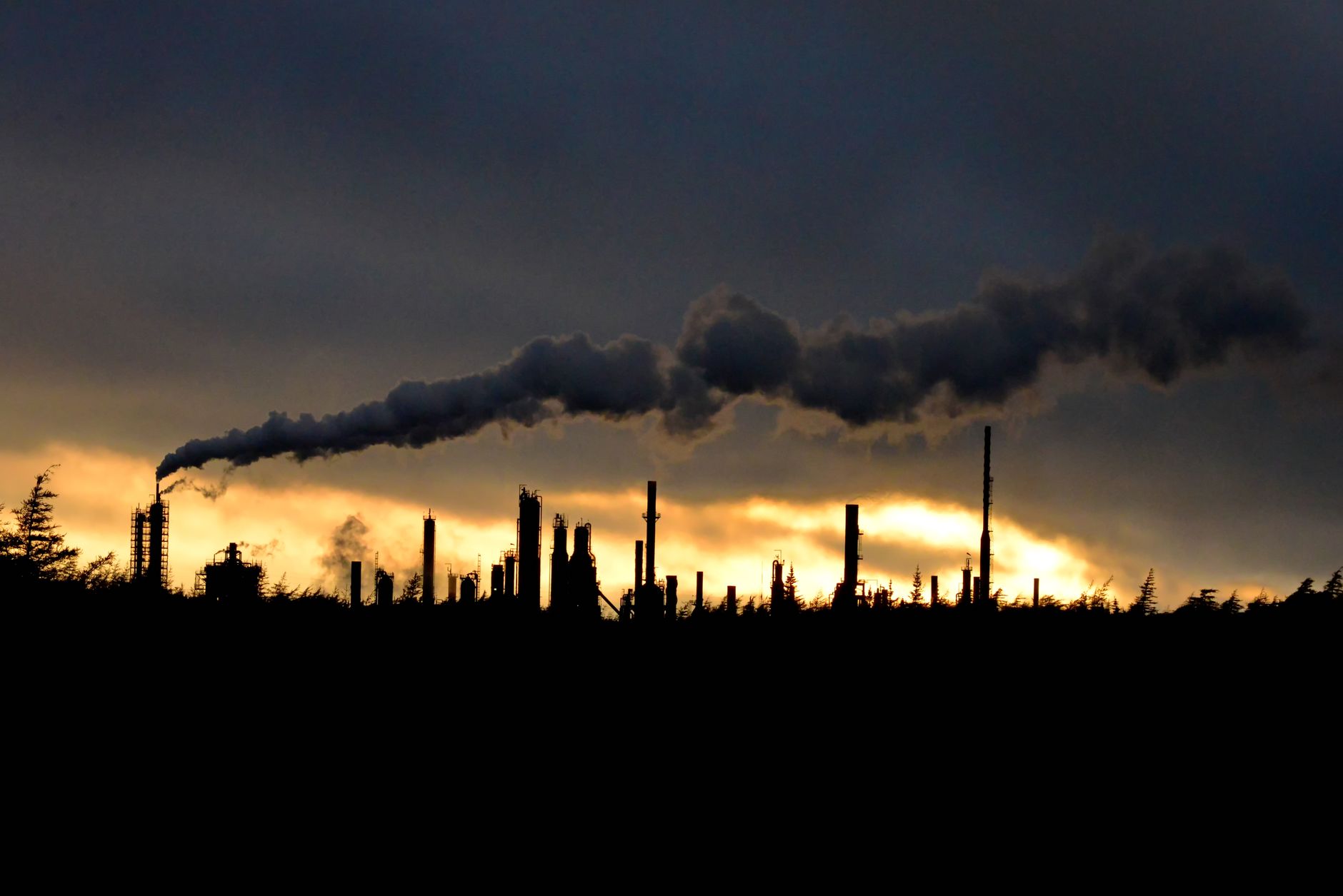 Rusia acuză Ucraina de un atac de amploare asupra unei rafinării de petrol din Riazan