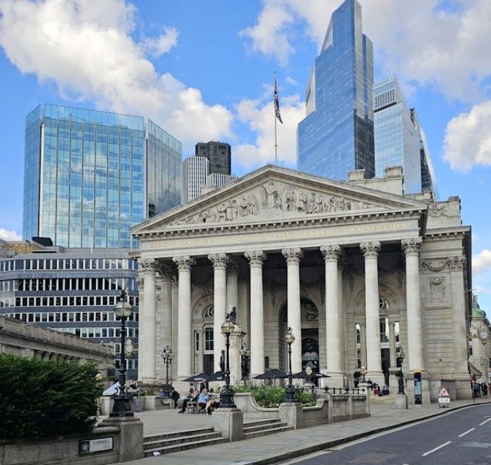 Exod de sute de tone de aur din SUA către Europa: Londra beneficiază de imprevizibilitatea politică