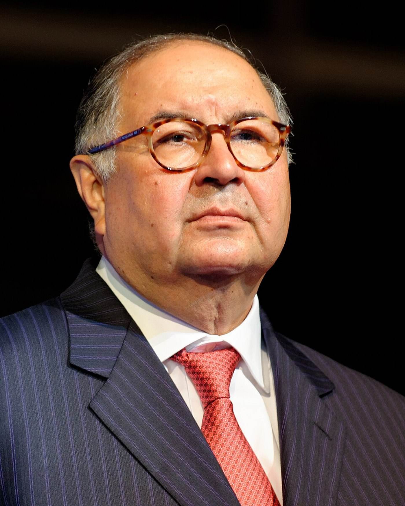 Alisher Usmanov contestă utilizarea termenului de „oligarh” și solicită eliminarea unui articol despre sancțiuni