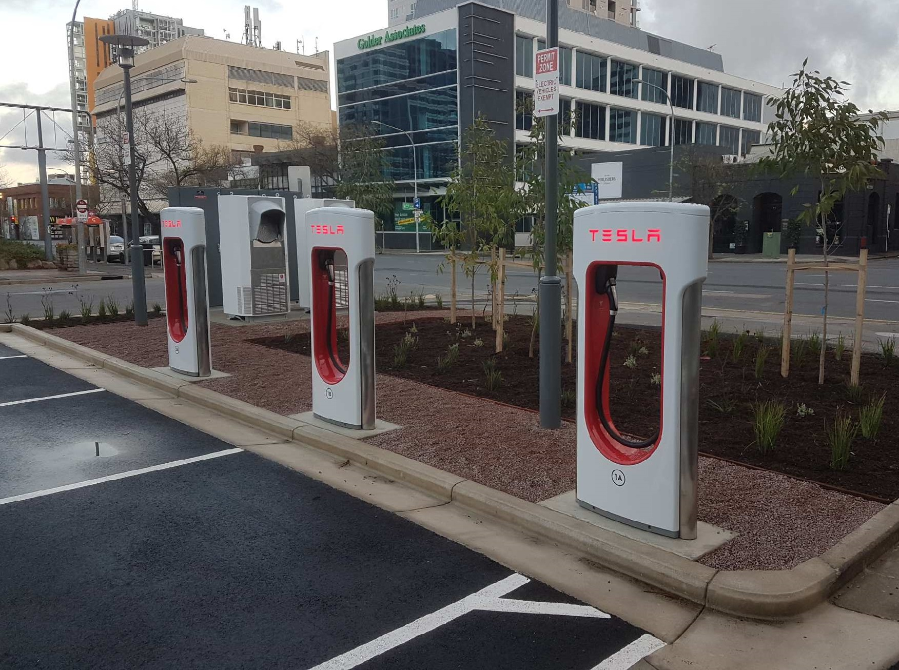 Regiunile UE solicită mașini electrice mai ieftine și sprijin pentru industria auto în tranziția spre 2035