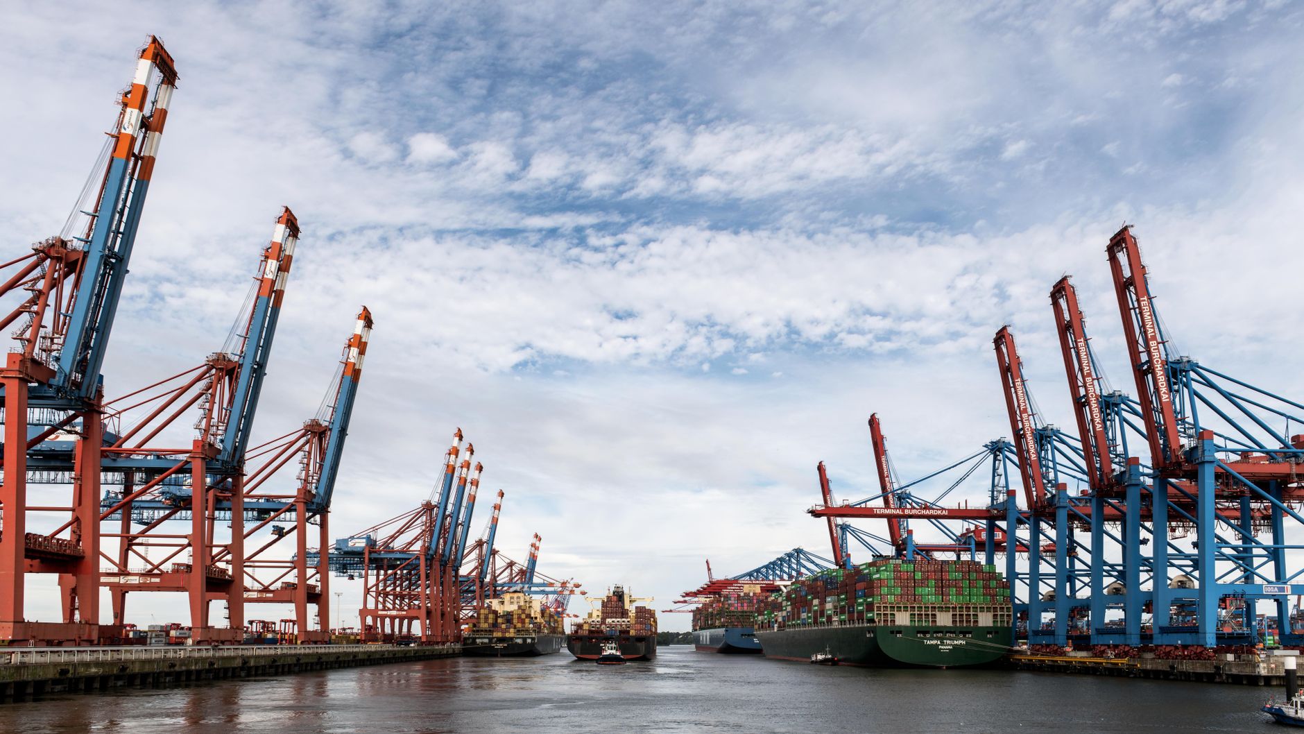 China marchează un surplus comercial record, exporturile către Uniunea Europeană au depășit un prag istoric