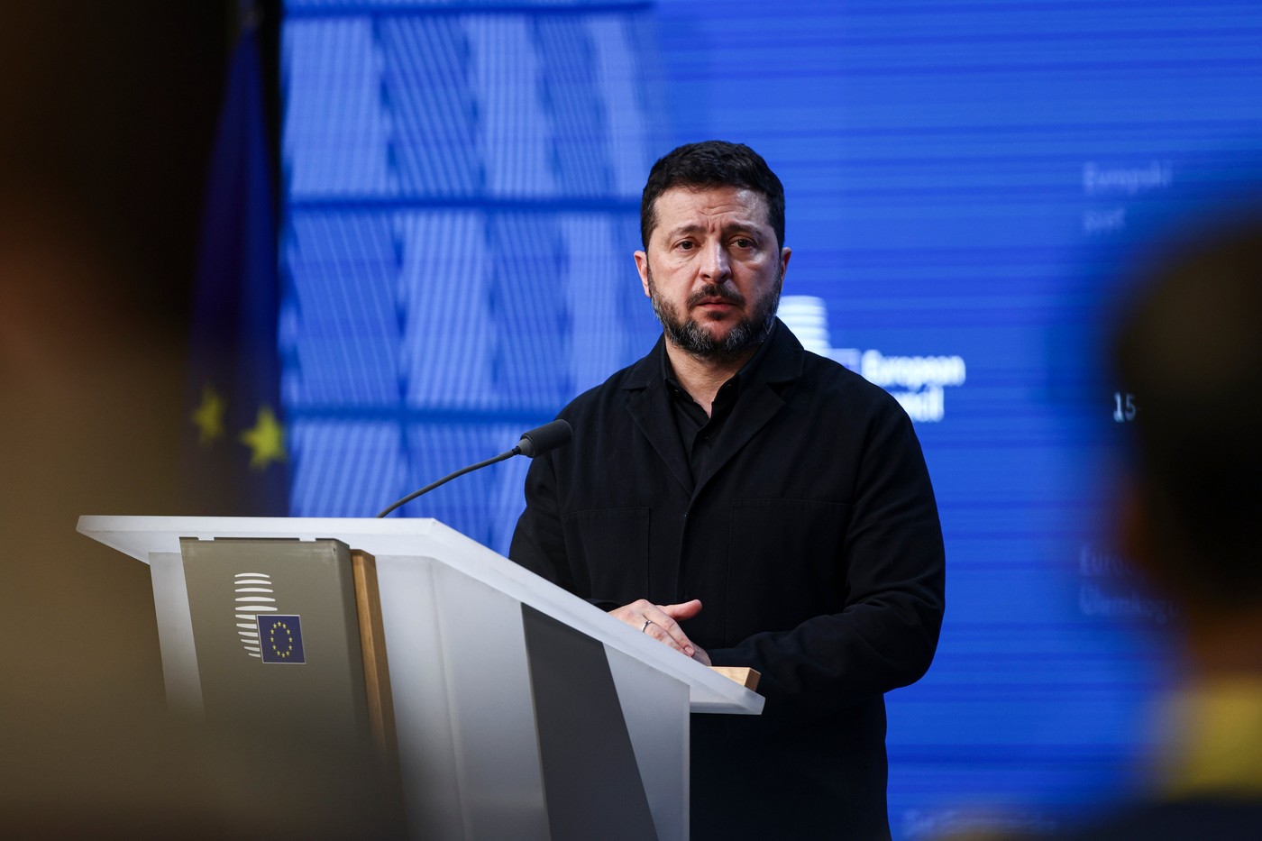Zelenski a reacționat ironic la întrebarea dacă este folosit de Trump ca țap ispășitor