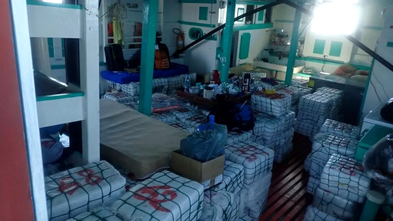 Marina franceză a confiscat peste 8 tone de droguri în Marea Caraibilă și Oceanul Atlantic