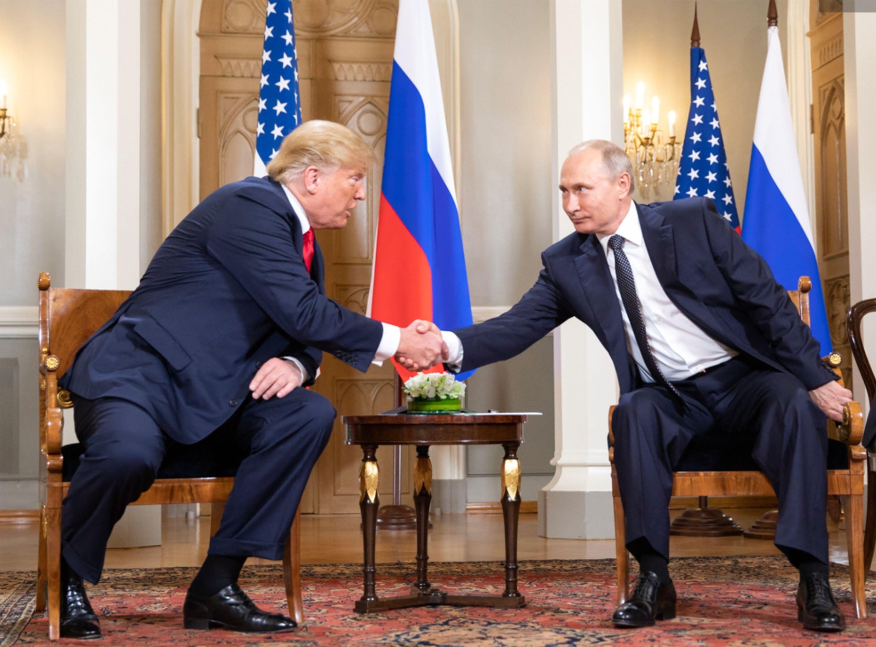 Donald Trump suspendă taxele vamale de 500% impuse importurilor din Rusia