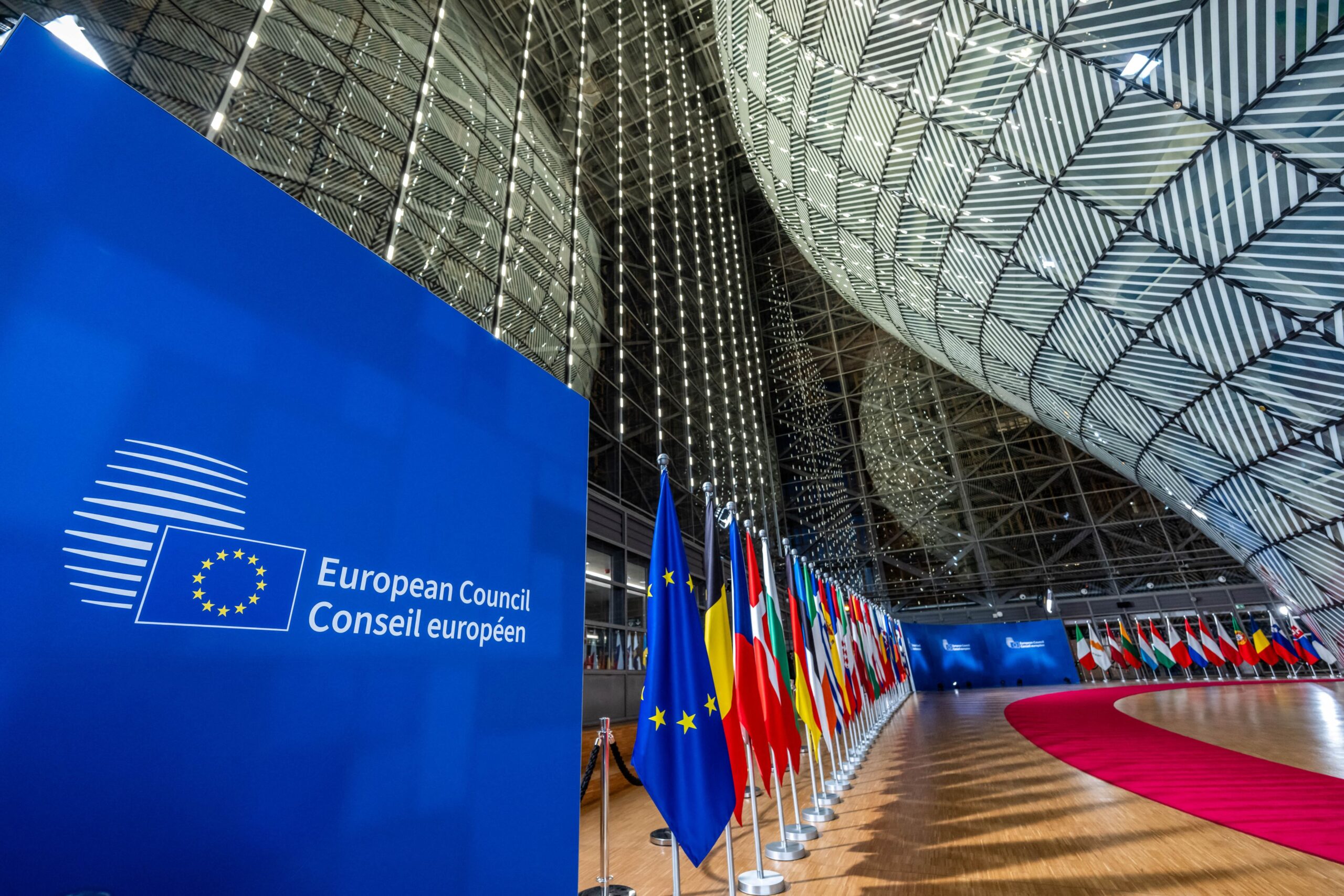 Summitul Uniunii Europene la Bruxelles: Bugetul rămâne nespus, Ucraina solicită fonduri suplimentare