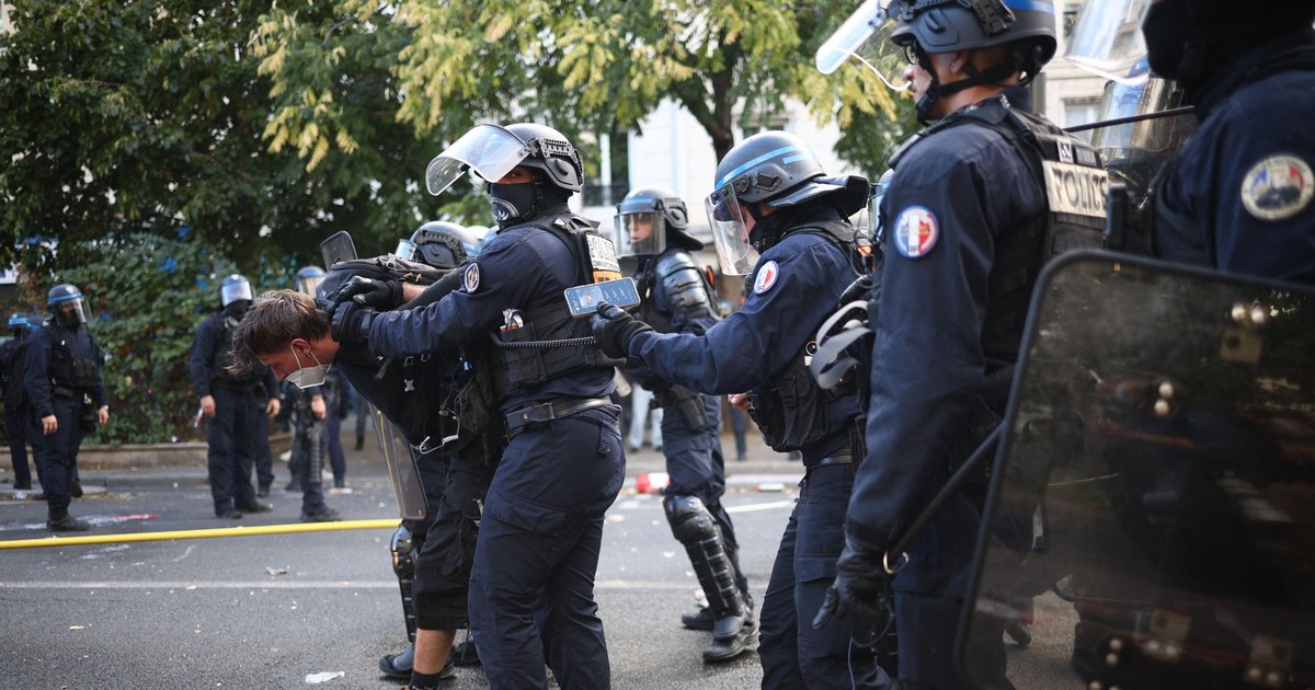 Escaladarea protestelor din Franța: 61 de arestări și incidente violente în Paris, Lyon și Marsilia