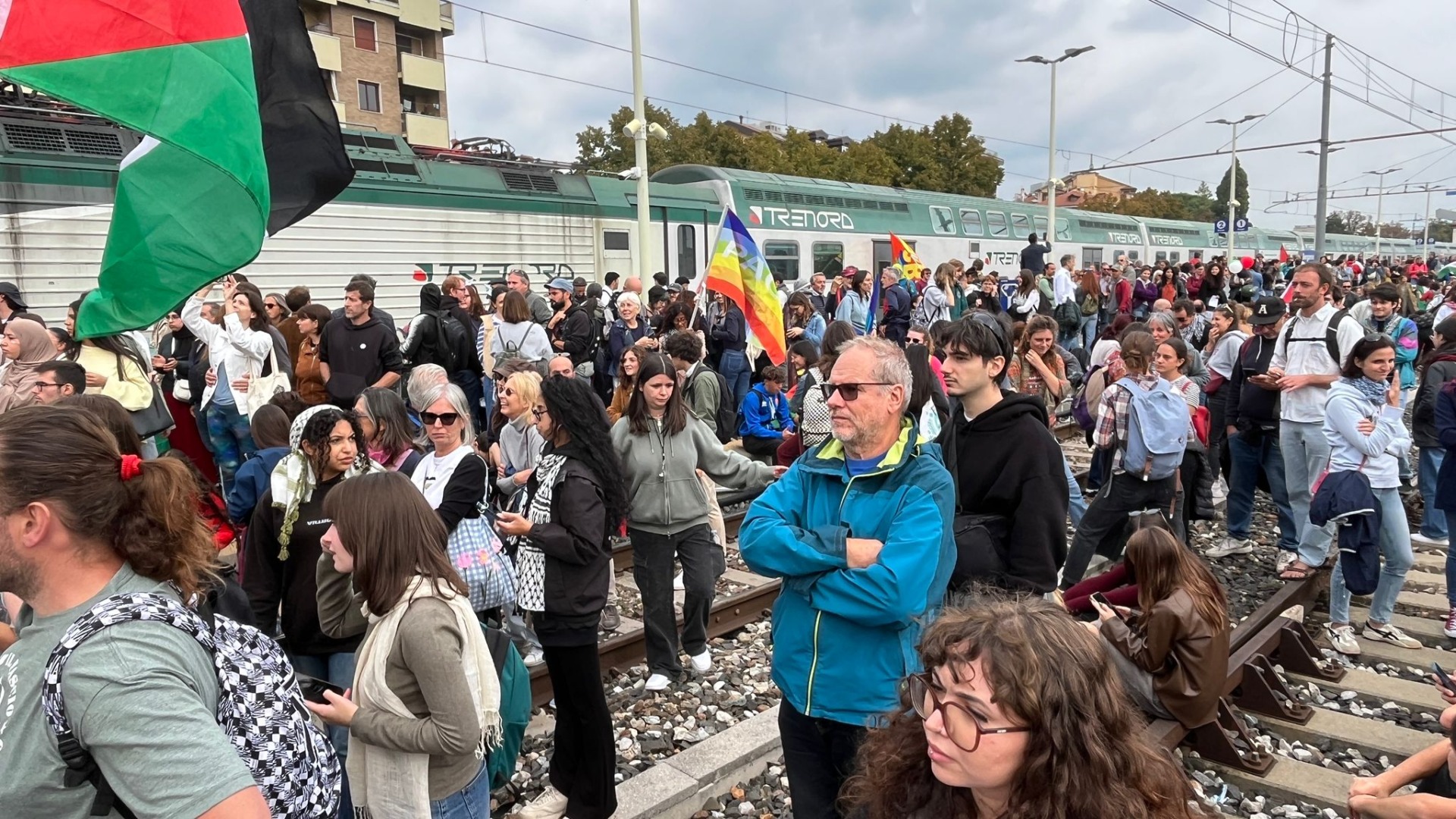 Proteste masive în Italia împotriva costului vieții: ciocniri cu poliția și grevă generală anunțată