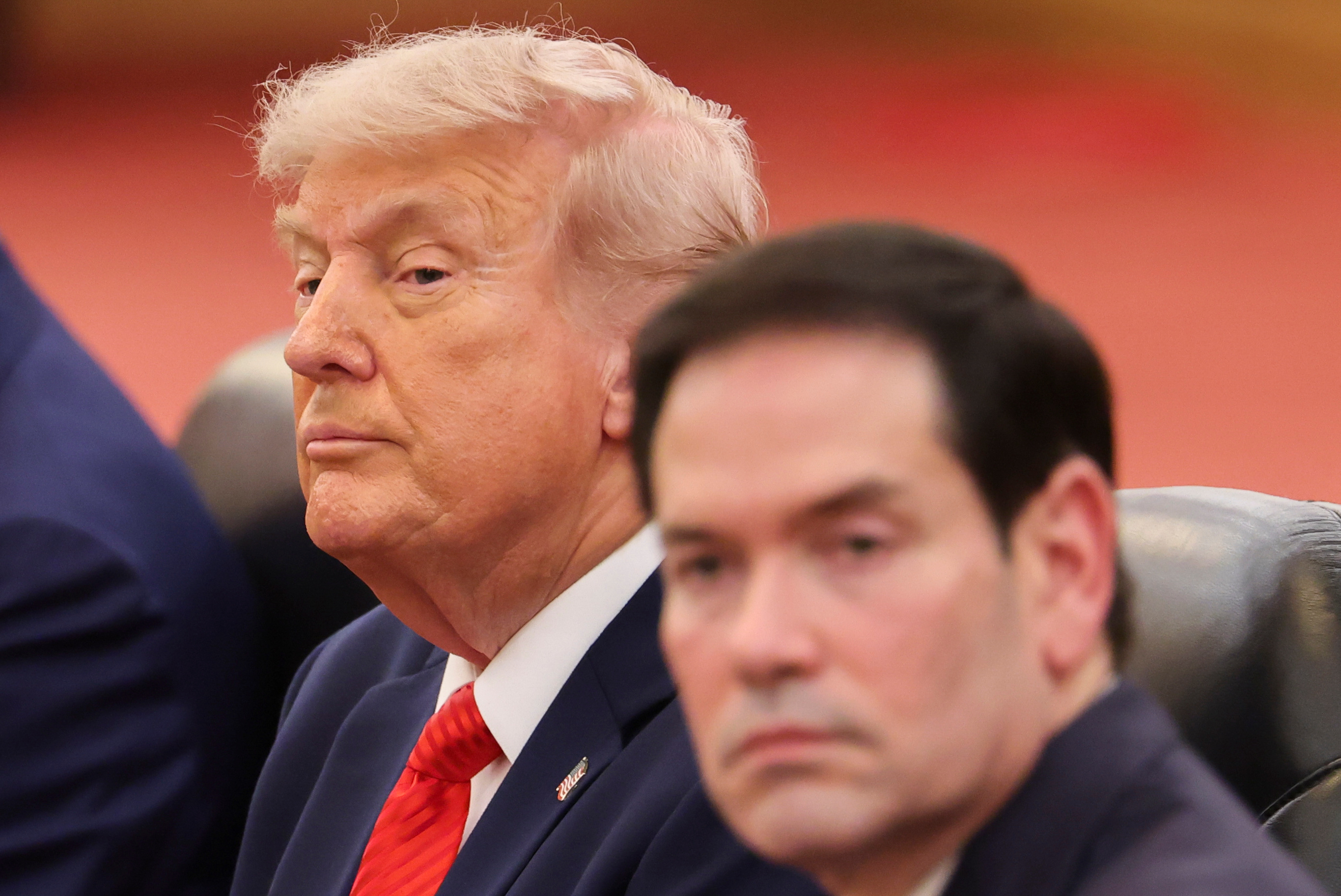 Donald Trump suspendă sancțiunile împotriva Rusiei pentru o evaluare economică de 60 de zile