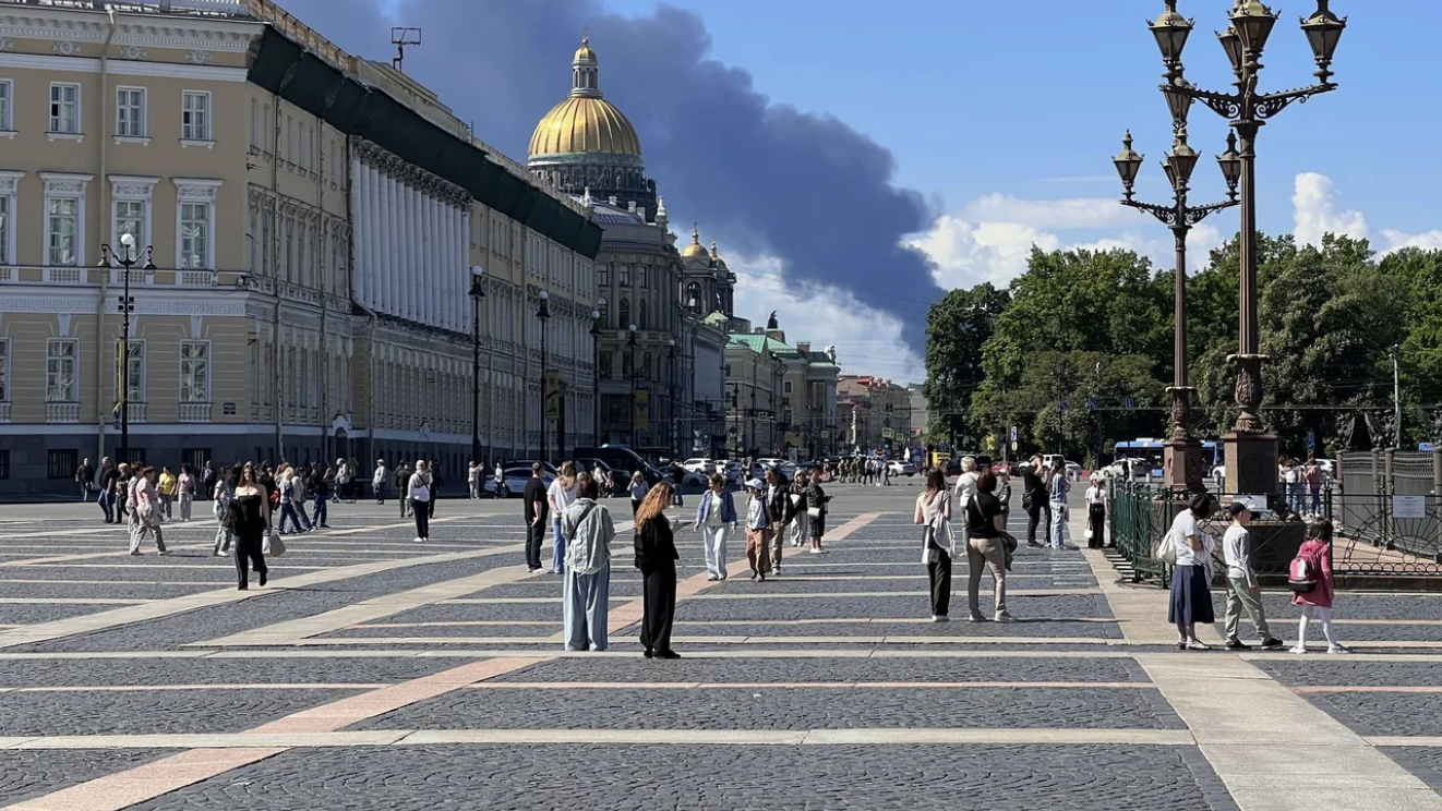 Atac masiv cu drone ucrainene asupra terminalului petrolier din Sankt Petersburg