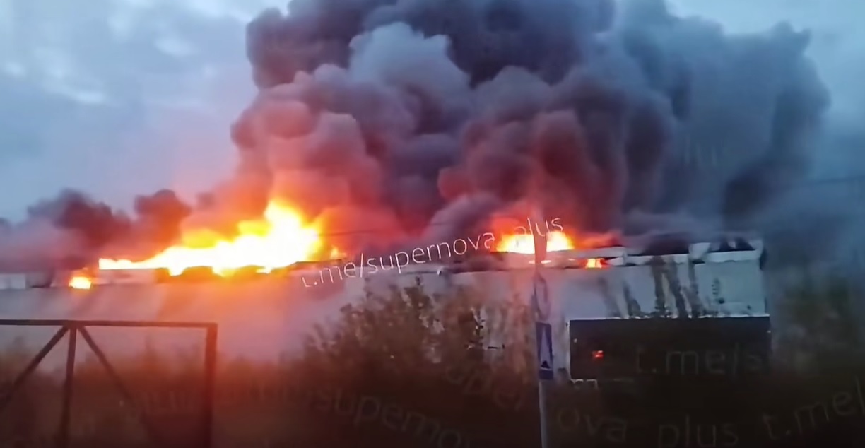 Atac masiv cu drone ucrainene asupra infrastructurii din Sankt Petersburg: terminal petrolier și centre de date vizate