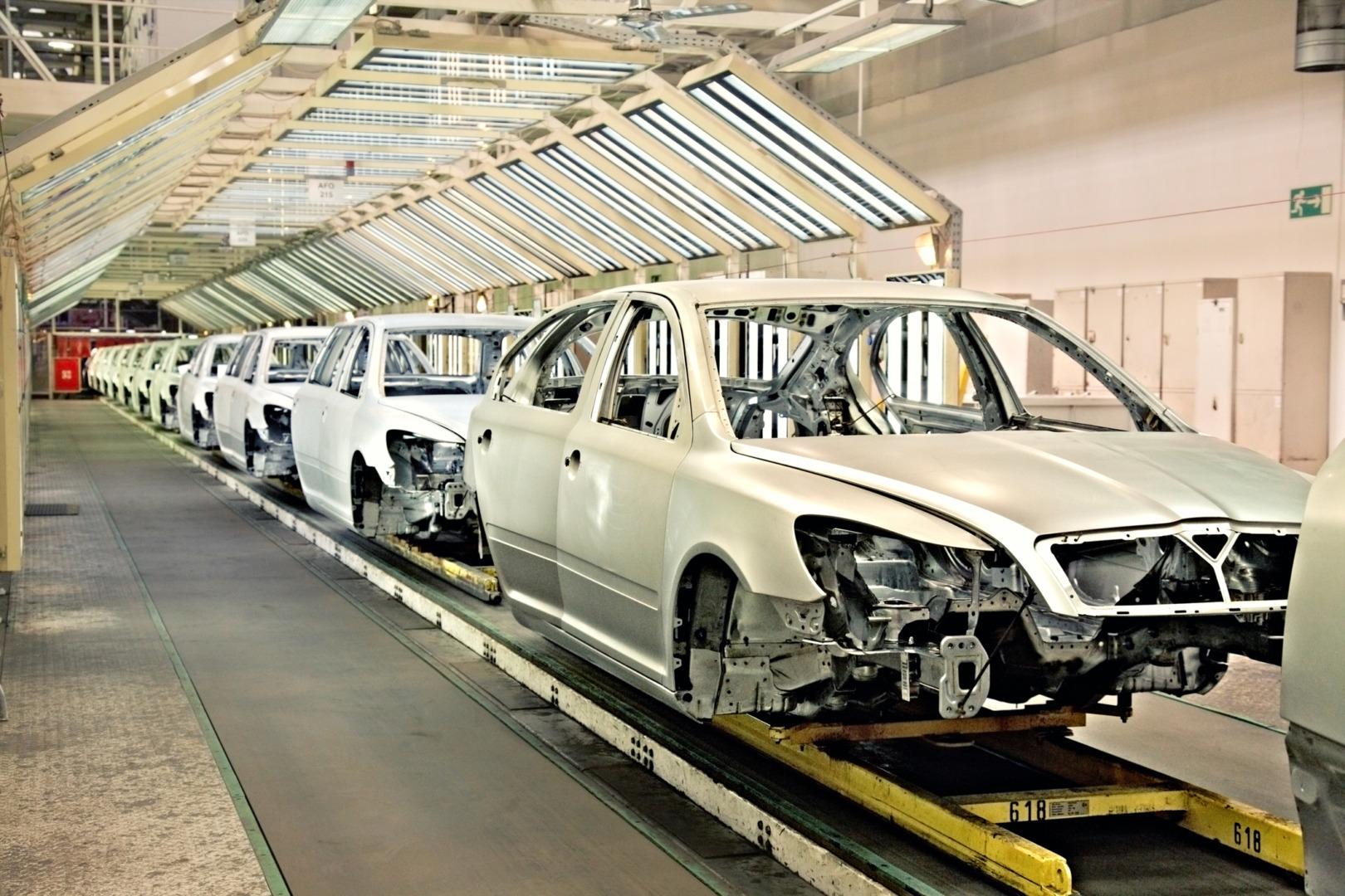 Franța și Germania au ajuns la un compromis pentru protejarea industriei auto europene