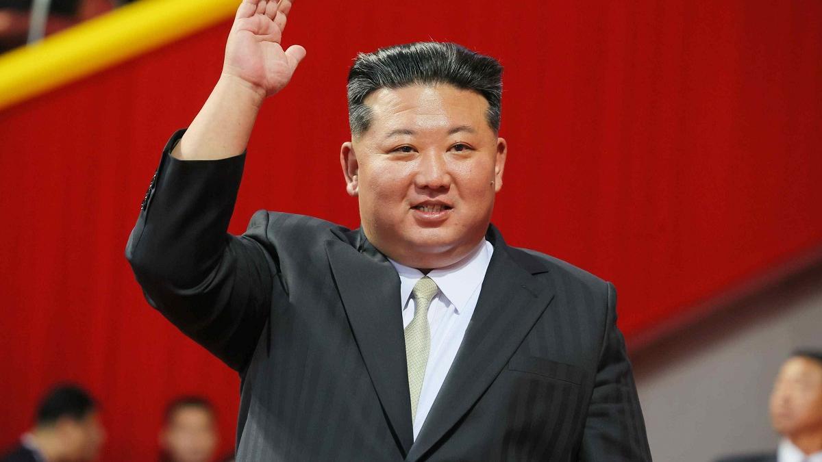 Iaht de lux cu piscină de 50 de metri a fost reperat lângă vila lui Kim Jong-un