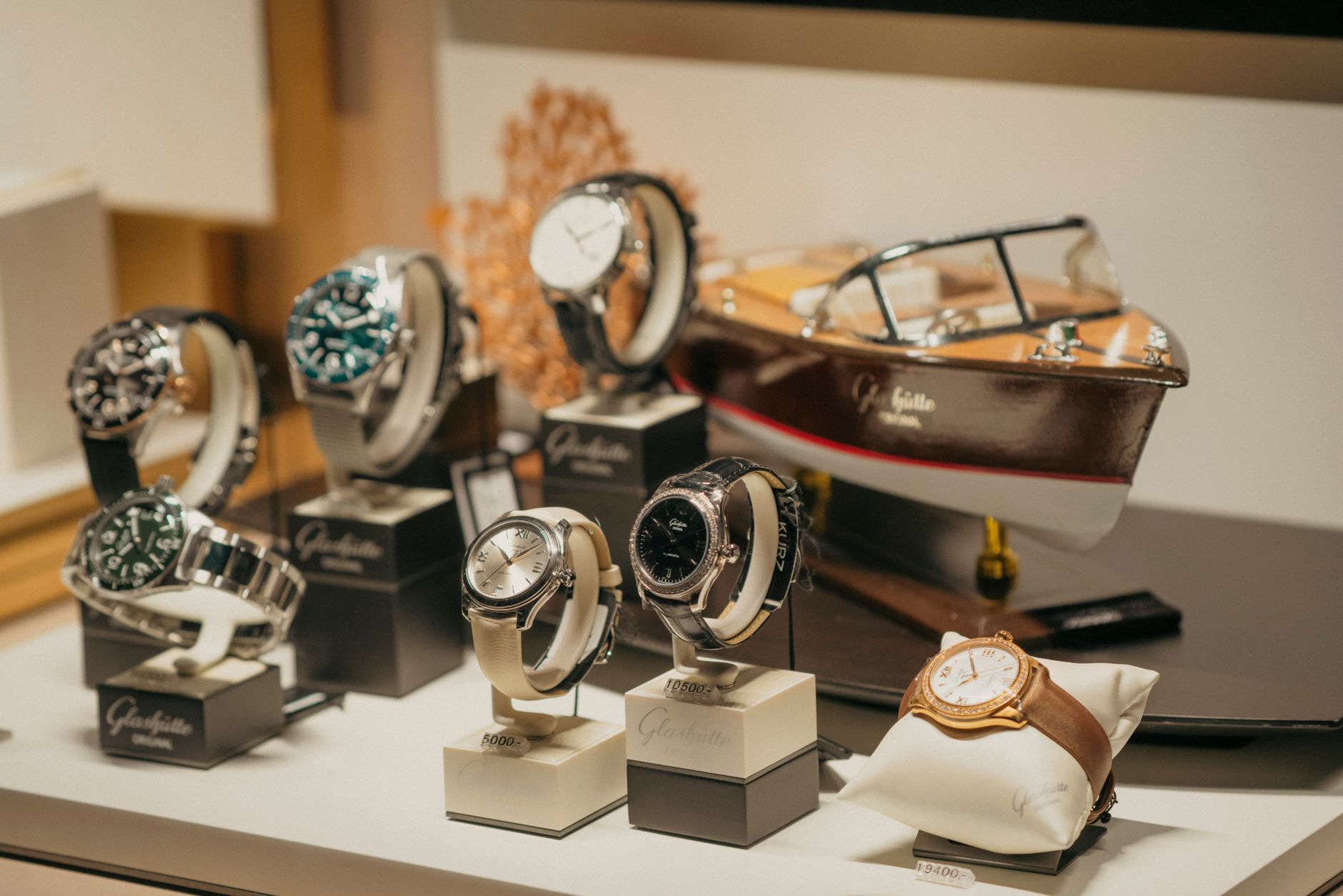 Piața de lux din China se schimbă: Tinerii preferă produsele second-hand și mărcile coreene