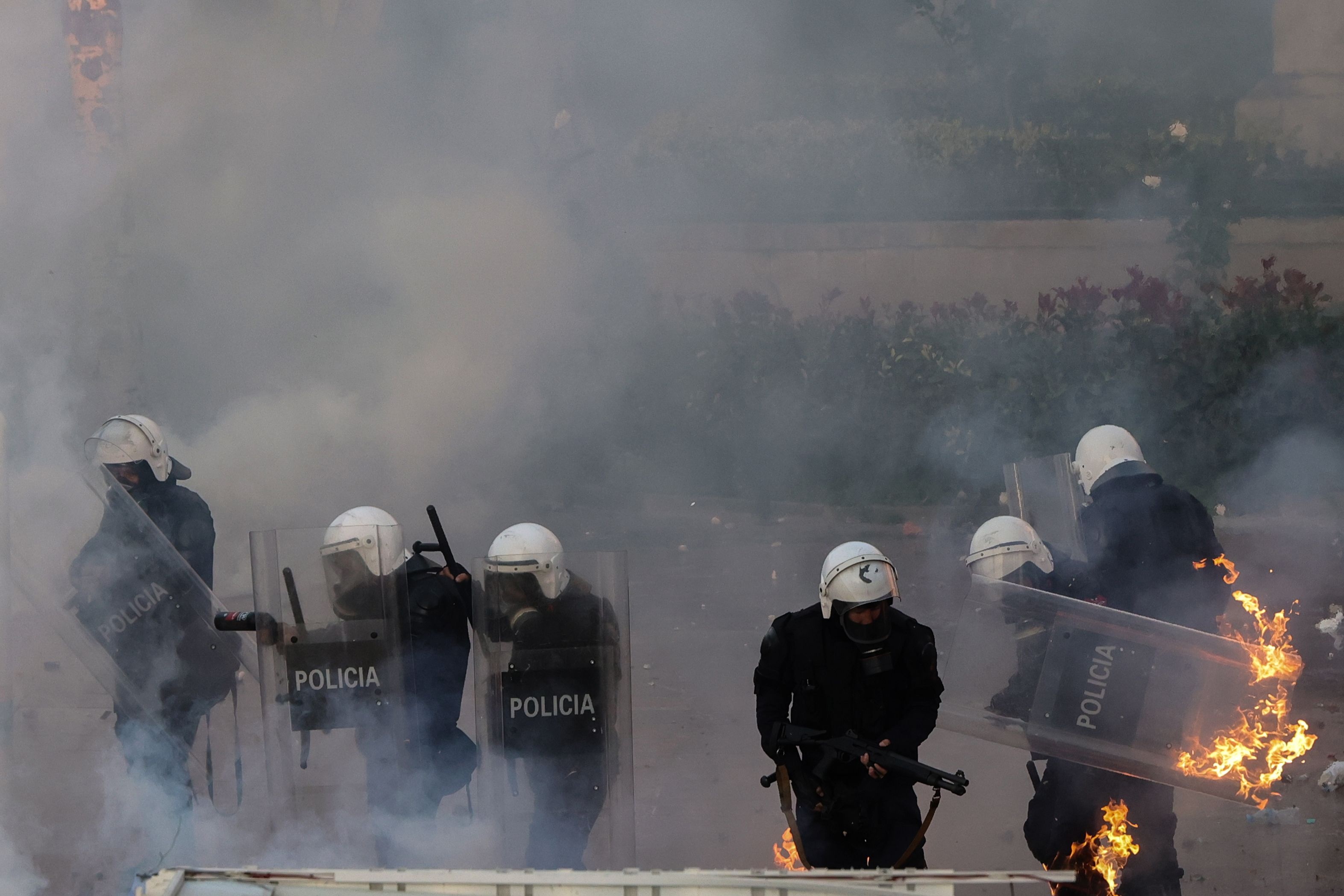 Edi Rama declară că protestele violente din Tirana au depășit o „linie roșie”