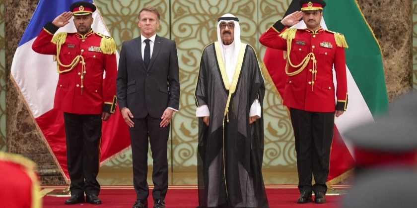 Emmanuel Macron începe un turneu diplomatic în Golful Persic pentru securizarea aprovizionării cu energie