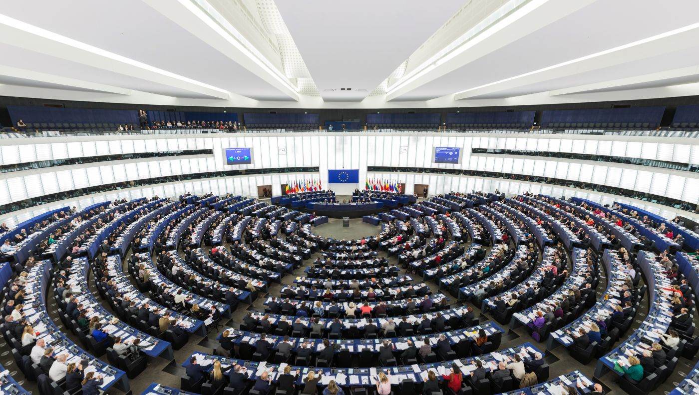 Liderii principalelor grupuri politice din Parlamentul European urmează să fie realeși în ciuda tensiunilor