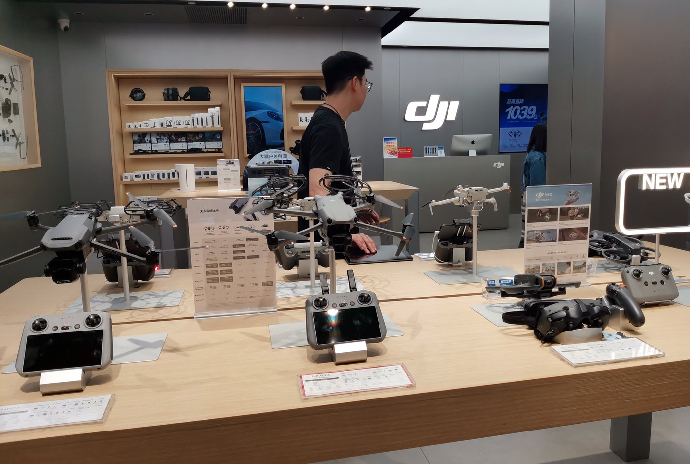 China impune restricții majore asupra exporturilor de drone cu utilizare dublă