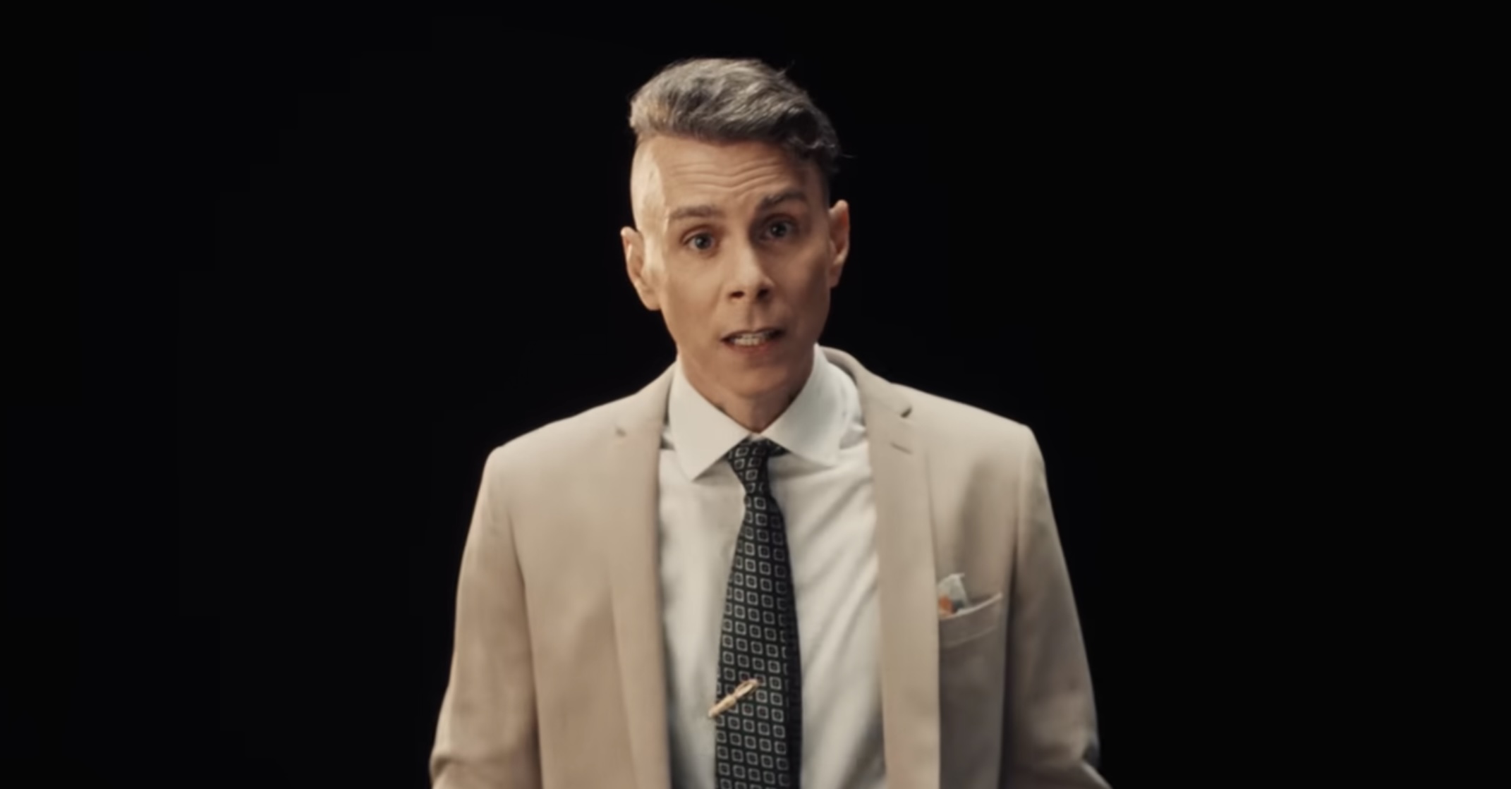 Artistul israelian Asaf Avidan a depus jurământul de credință și a devenit cetățean român
