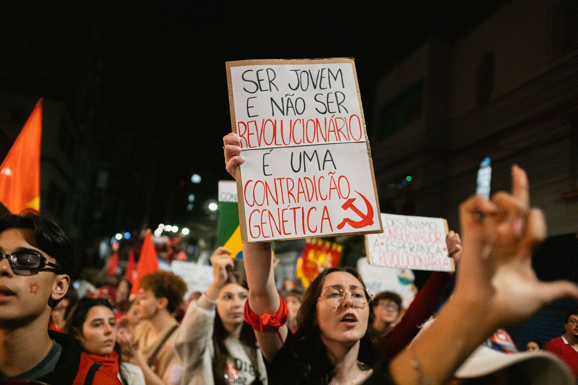 Trump avertizează că America va trece prin violențe similare cu cele din Franța în cazul unei victorii a democraților