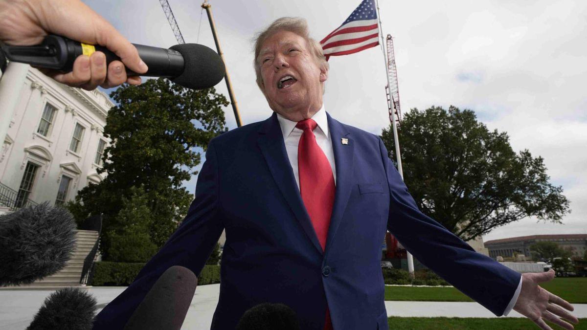 Strategia lui Trump în Ucraina: Relaxarea presiunii asupra Rusiei și acuzații la adresa lui Zelenski