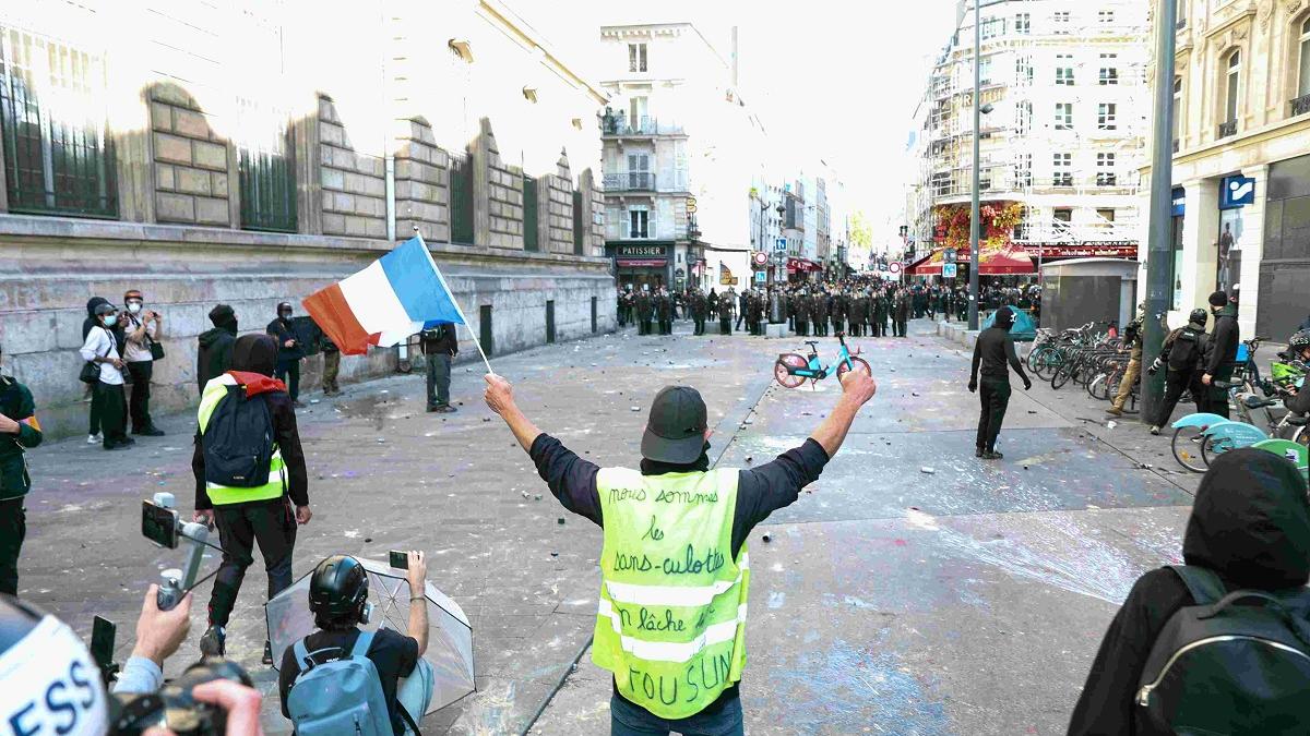 Franța înregistrează o scădere a violențelor după weekendul marcat de restricții de circulație