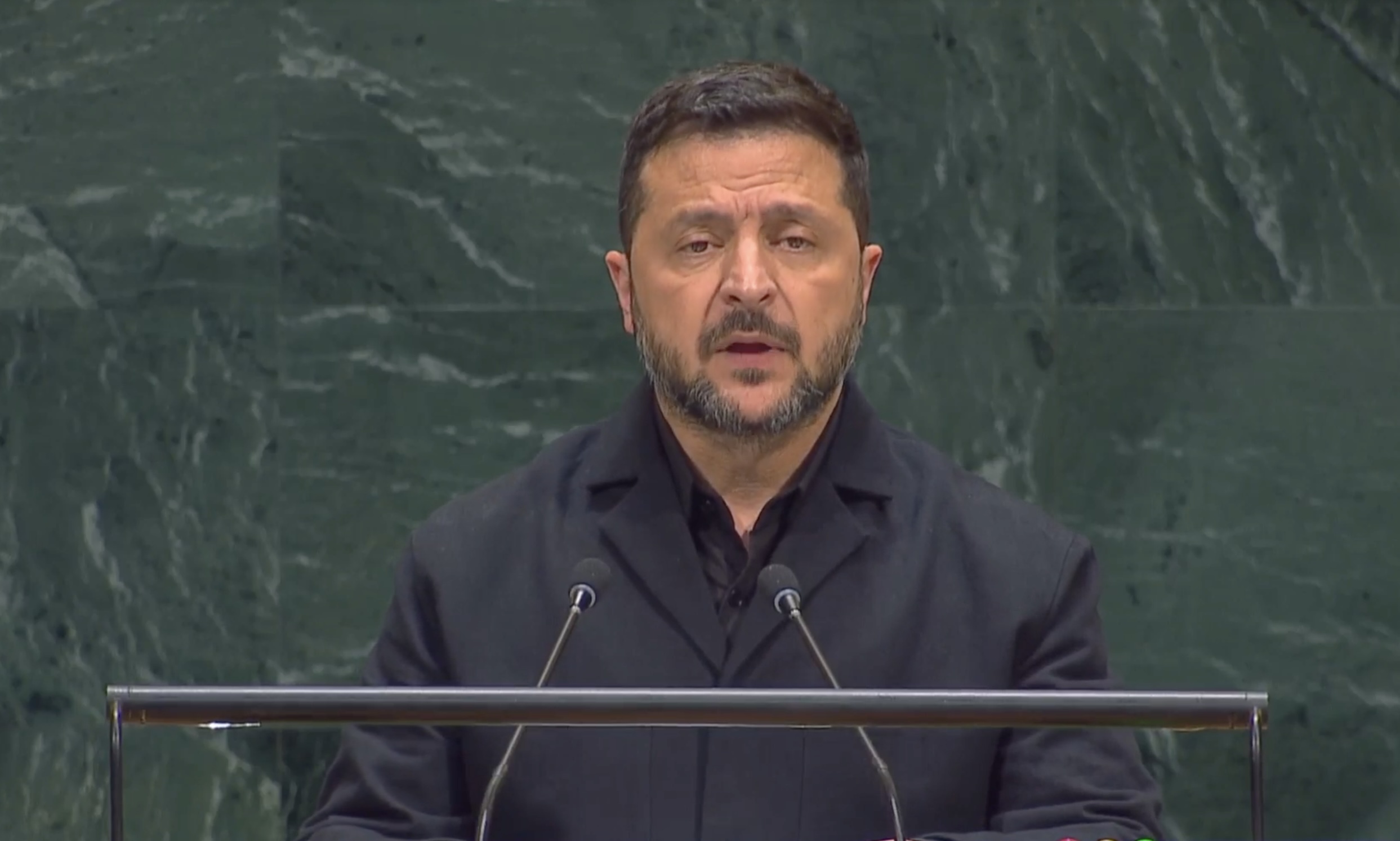Nivelul de încredere în Volodimir Zelenski a crescut în Ucraina în urma criticilor aduse de Donald Trump