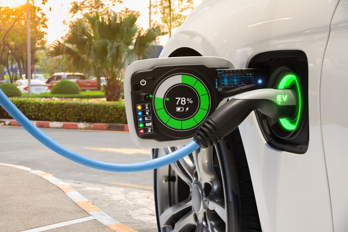 Piața vehiculelor electrice din Europa depășește previziunile: peste 30% cotă de piață în august