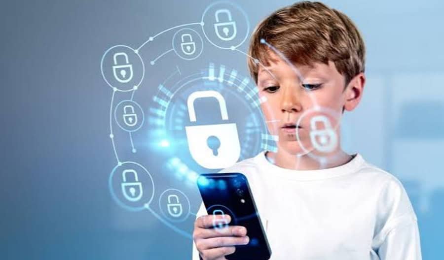 Comisia Europeană adoptă EU Kids Act: Reguli stricte pentru accesul minorilor pe rețelele sociale