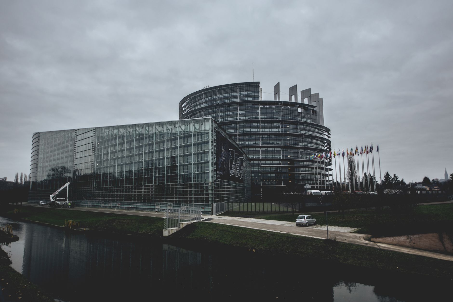 AfD propune o reformă radicală a Uniunii Europene: reducerea puterilor instituțiilor și renegocierea tratatelor