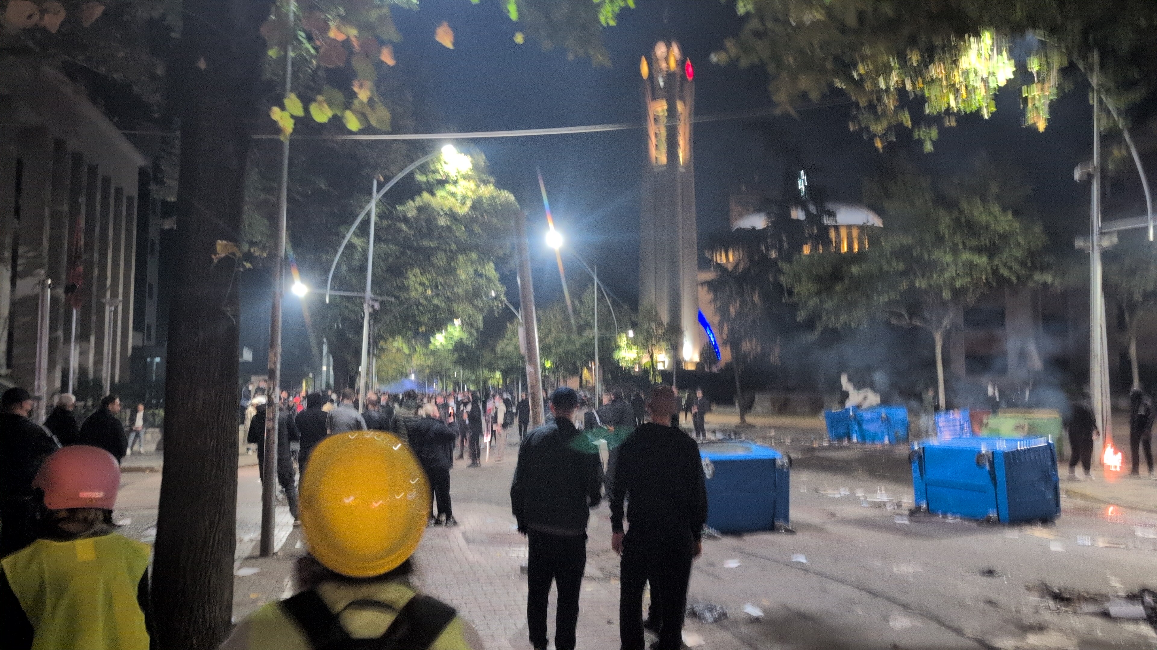 Eurodeputații cer anchetă pentru violențele din Albania după suspendarea a doi polițiști