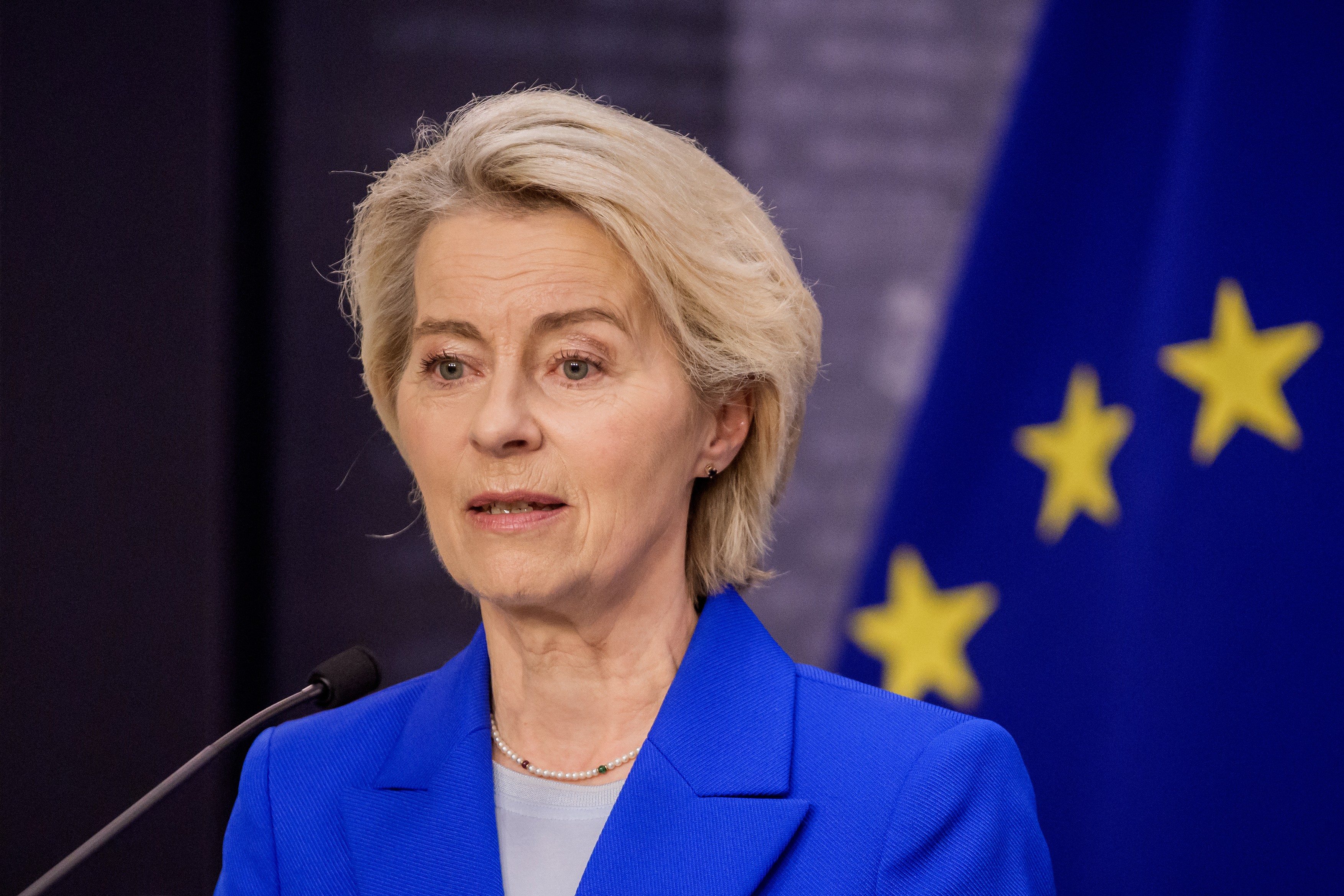 Ursula von der Leyen l-a felicitat pe noul premier Luca Niculescu: „Nu avem timp de pierdut”