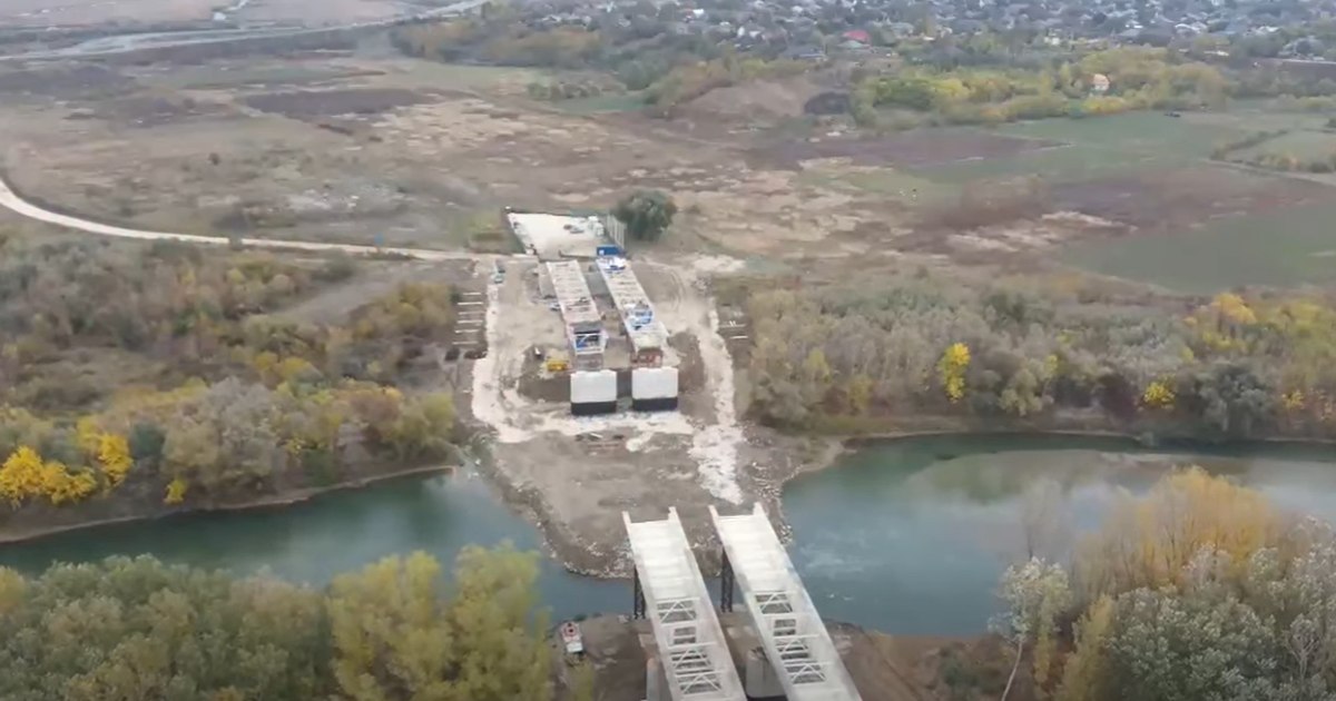 Podul de la Ungheni care va lega România de Republica Moldova: lucrările au ajuns la 56% execuție