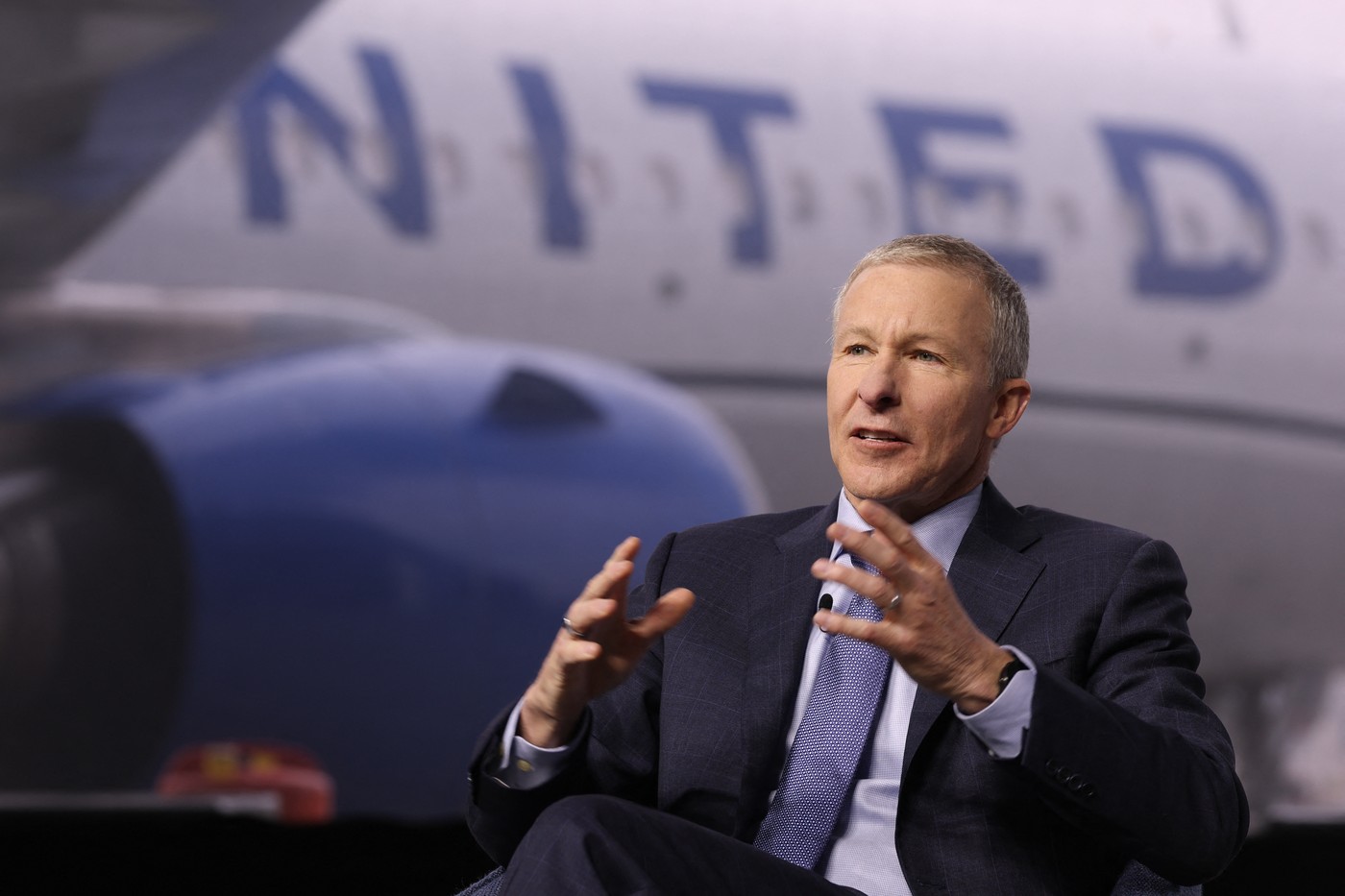 CEO United Airlines propune impozit pe avere și taxe de 100% pe moștenire