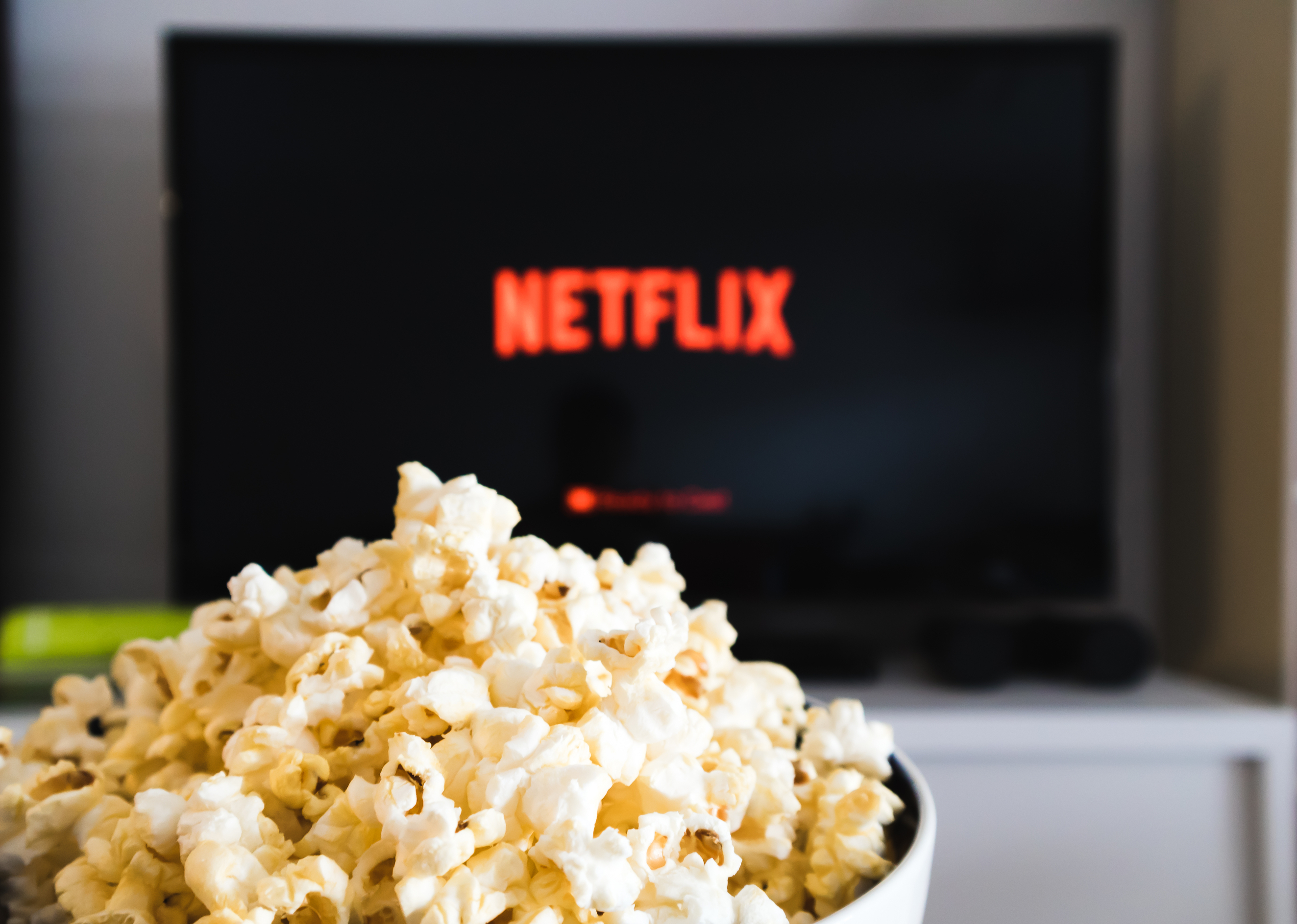 Netflix anunță rezultate financiare sub așteptări și își reduce prognozele de venituri din publicitate