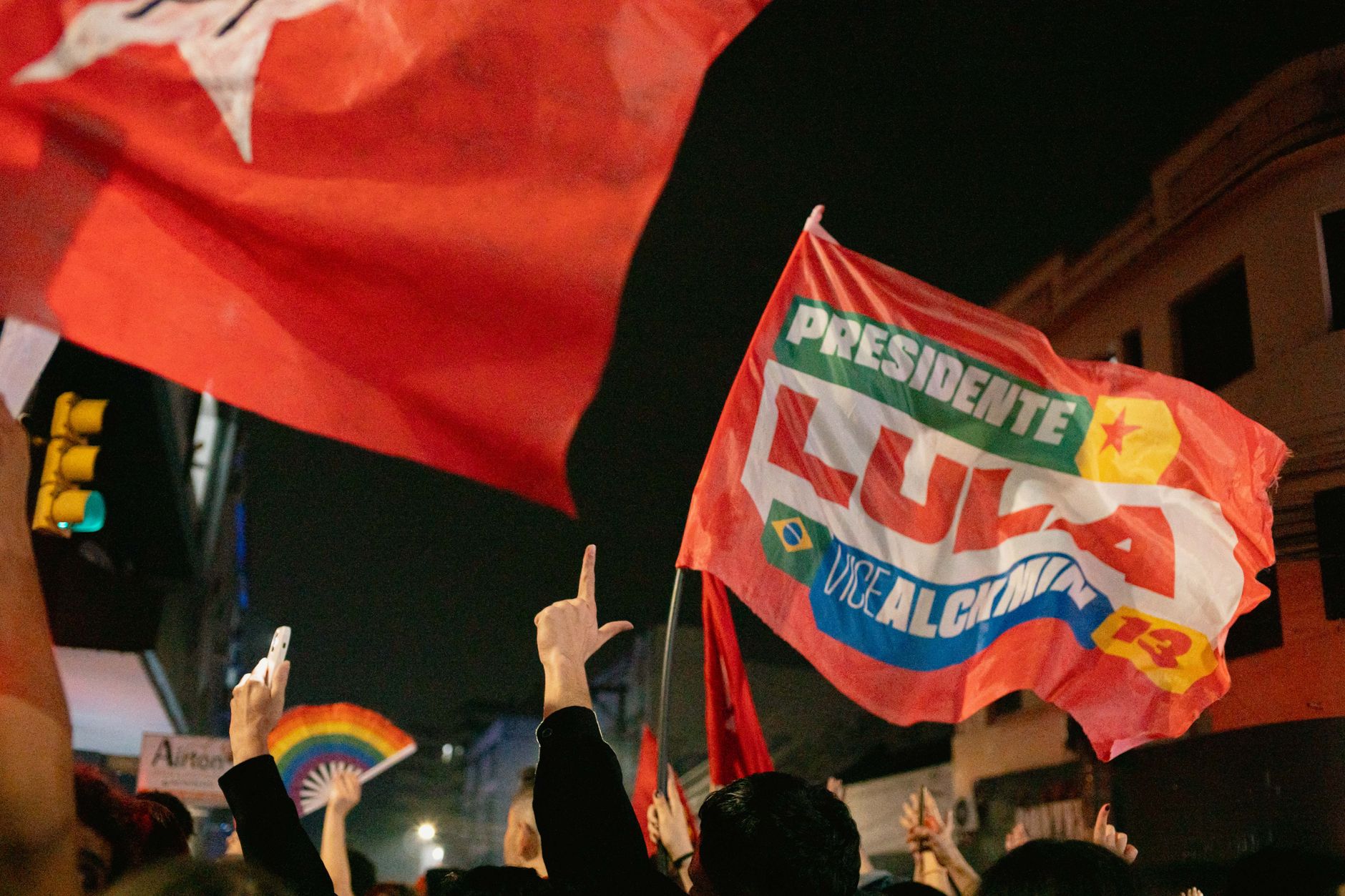 Impactul revoltelor violente asupra alegerilor prezidențiale din Franța din 2027