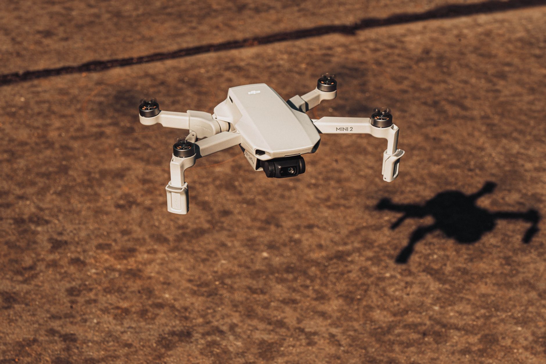 Alertă militară în Franța: drone de mari dimensiuni au survolat baze și obiective strategice