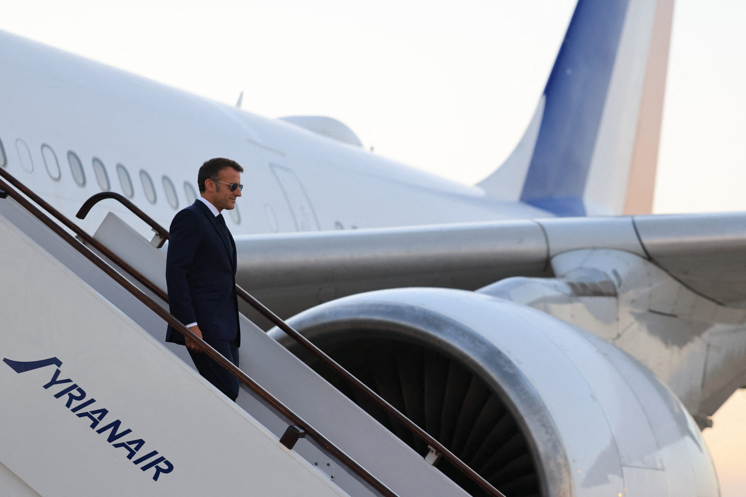 Emmanuel Macron extinde turneul diplomatic în regiunea Golfului cu o vizită în Arabia Saudită