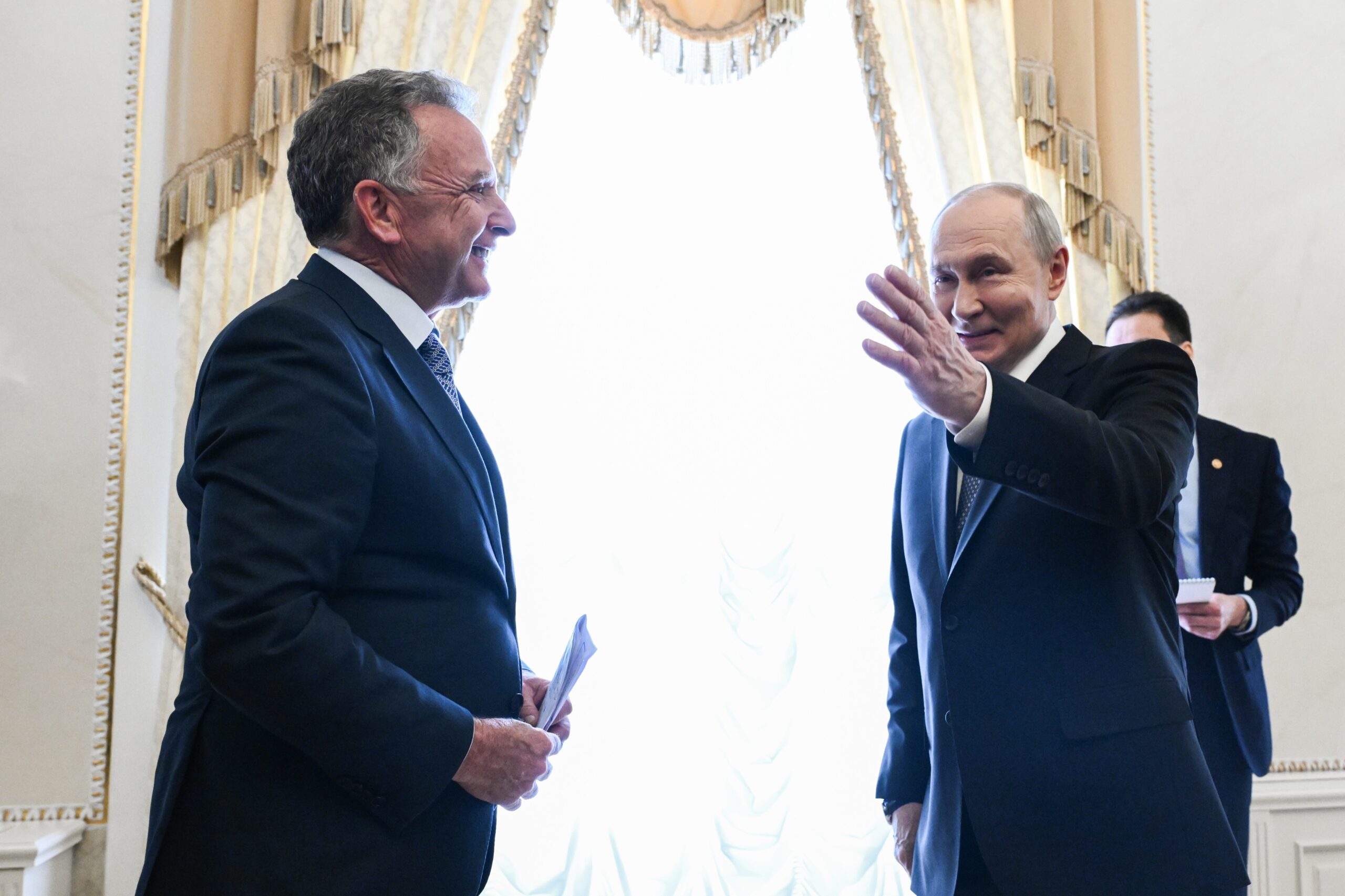 Emisarul lui Trump, Steve Witkoff, l-a numit pe Vladimir Putin „un om umanitar” în Sankt Petersburg