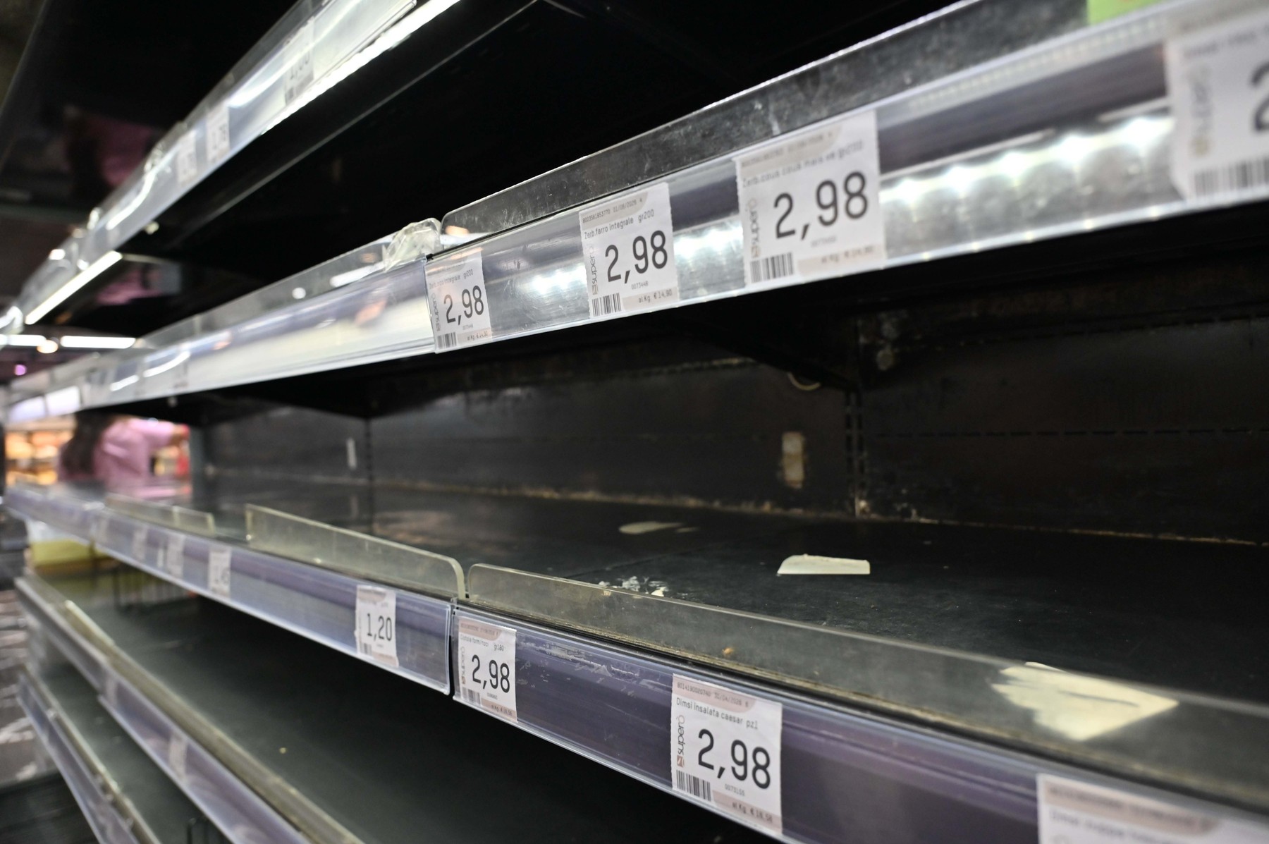 Proteste masive în sudul Italiei: Blocajele rutiere afectează aprovizionarea supermarketurilor și aeroporturile