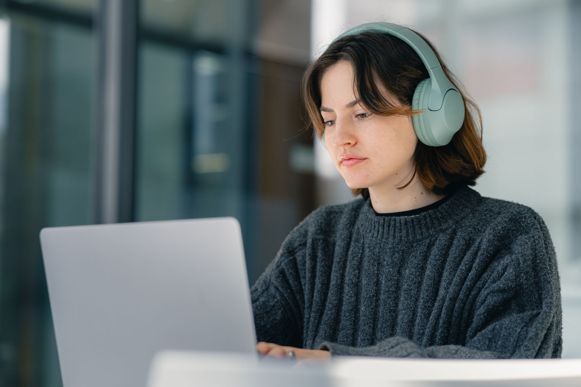 Poliția italiană a destructurat o rețea internațională de distribuție a conținutului pedopornografic pe Telegram