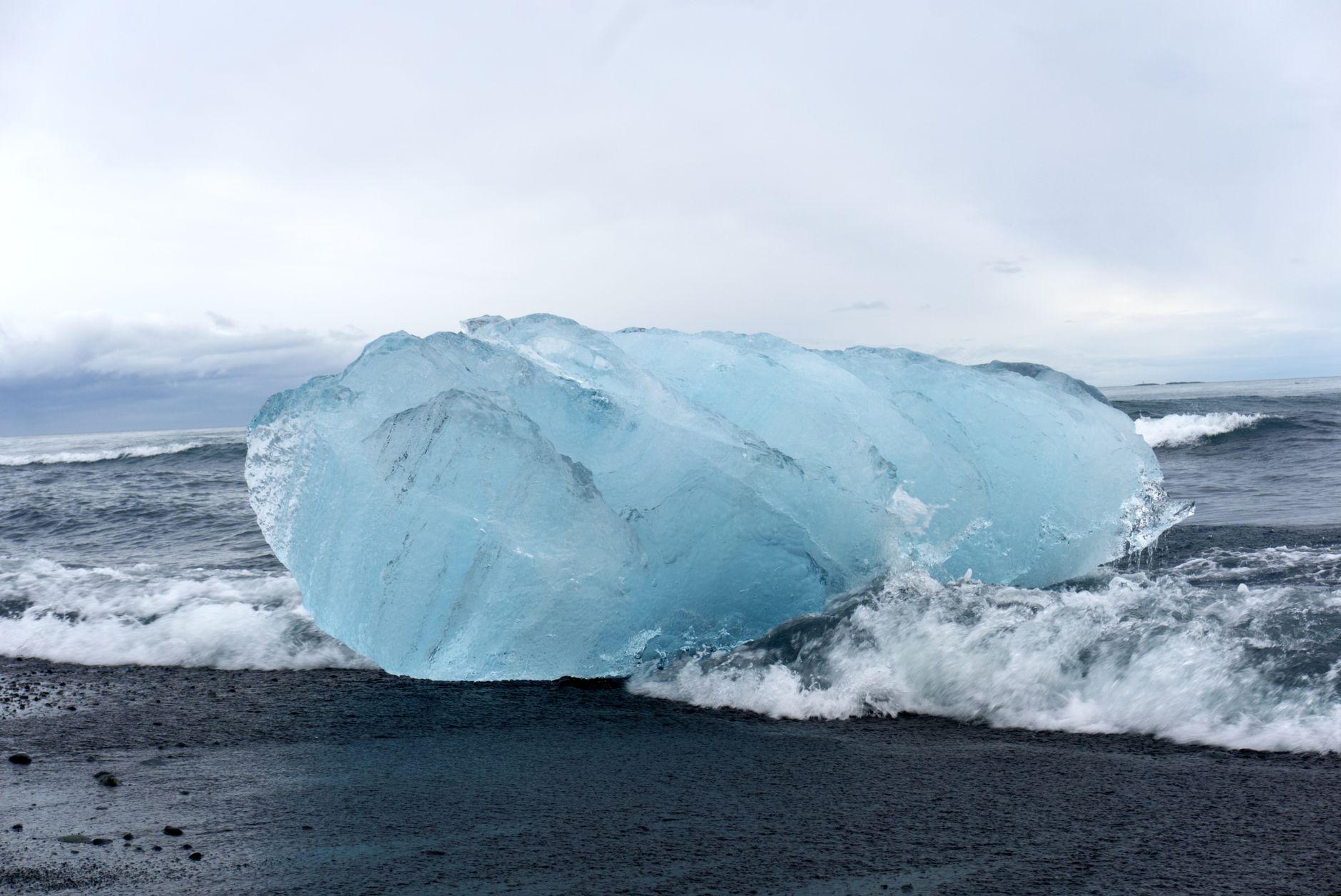 China critică strategia Uniunii Europene pentru Arctica, acuzând Bruxellesul de o mentalitate de Război Rece