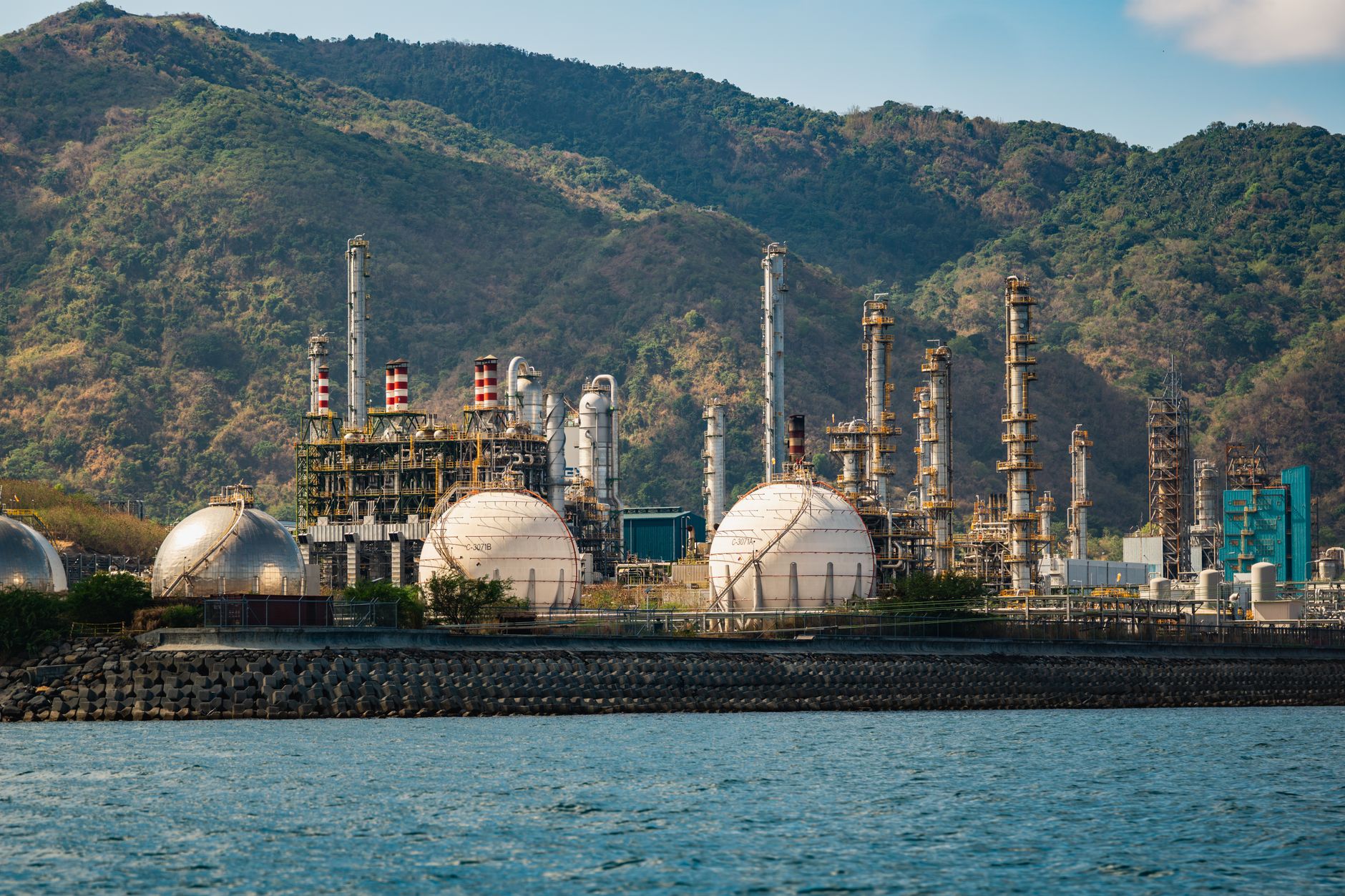 Amânarea obligațiilor privind emisiile de metan protejează producția de petrol și gaze din România